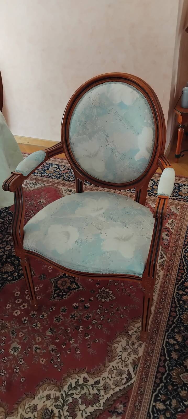 4 chairs and 2 armchairs
