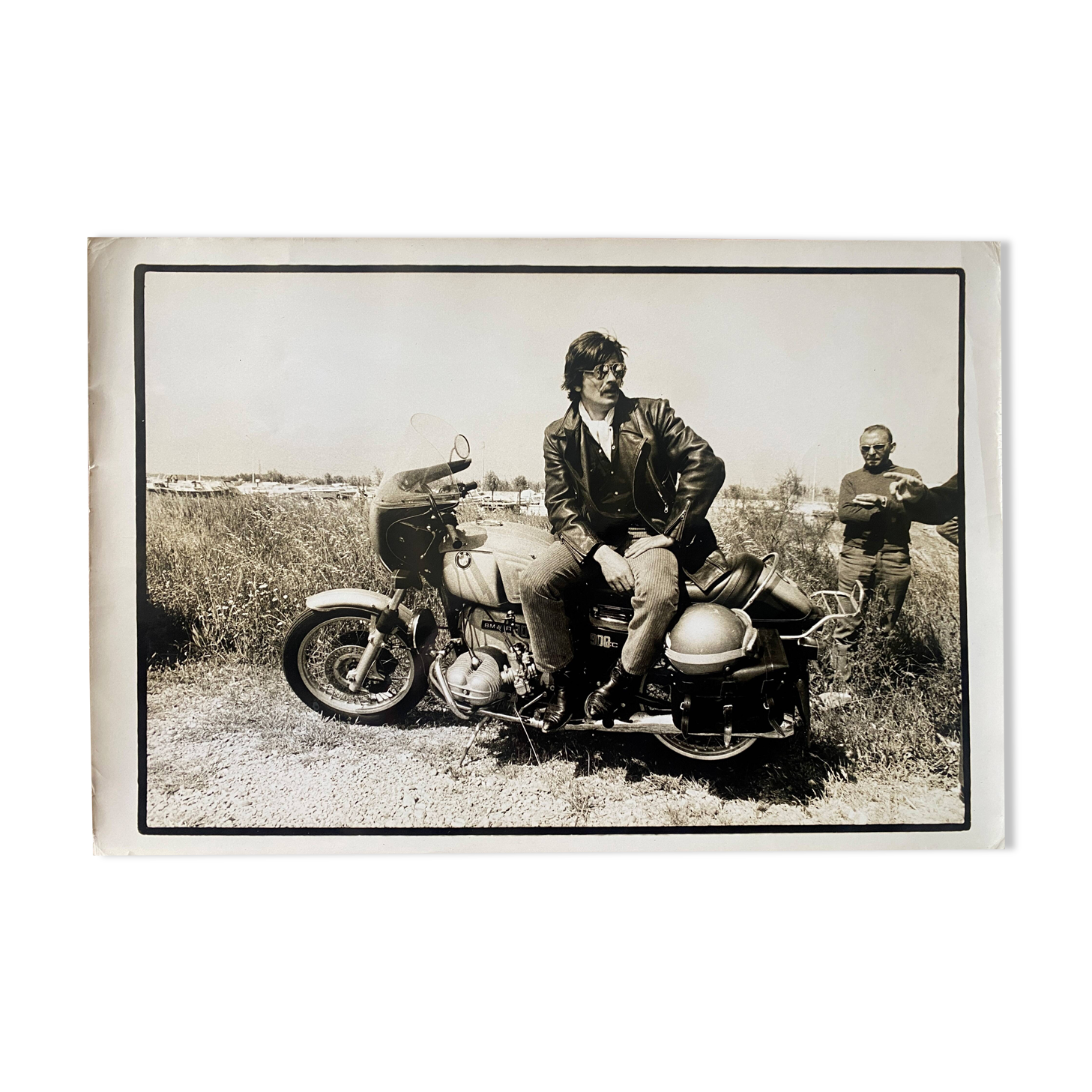 Original photo LE GITAN José Giovanni Alain Delon Motorcycle BMW 20x30cm 1975