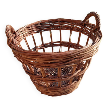 Retro wicker basket