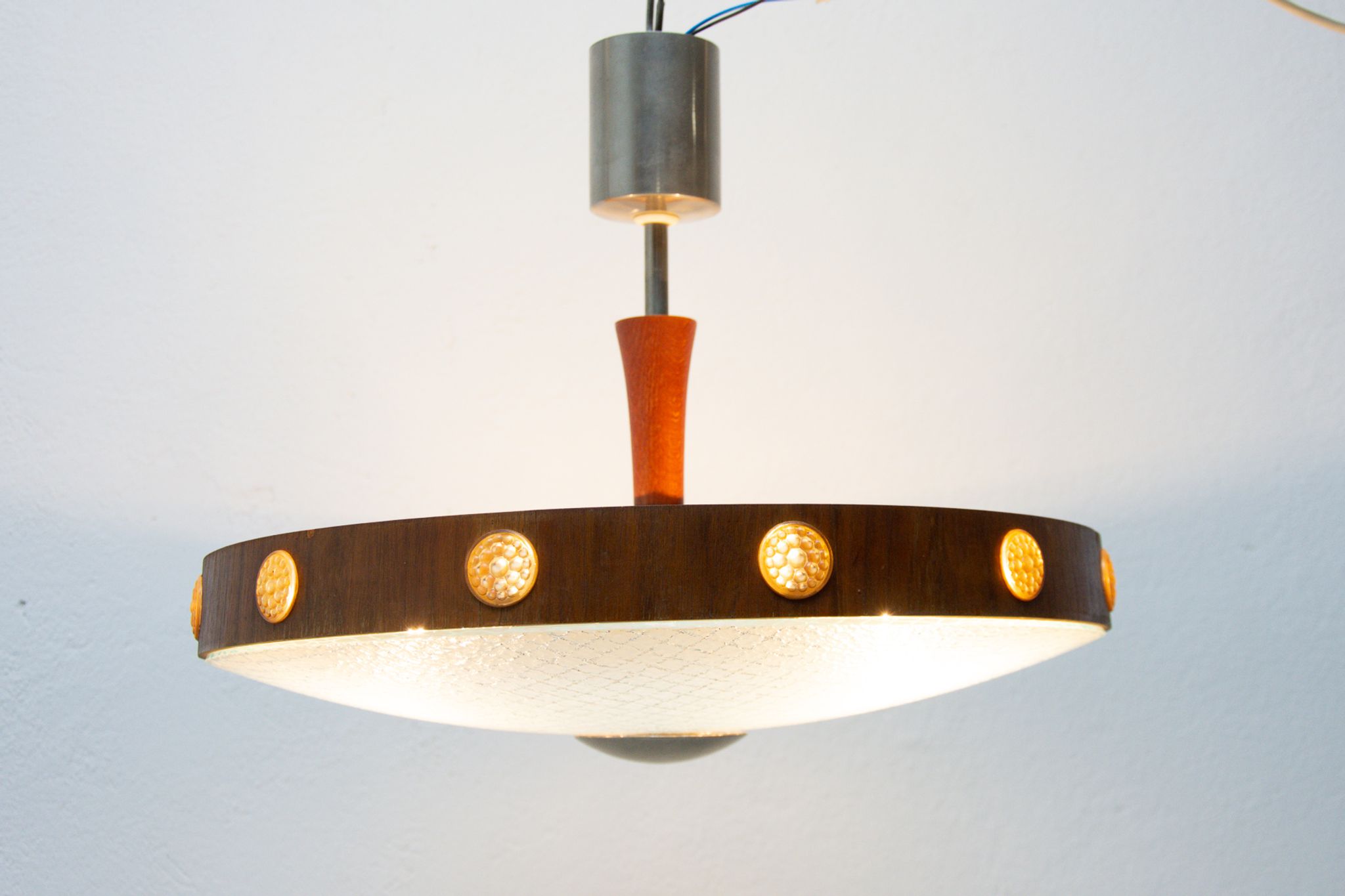 Suspension moderniste du milieu du siècle, Tchécoslovaquie, années 1960