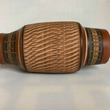 Homvombeit terra cotta vase
