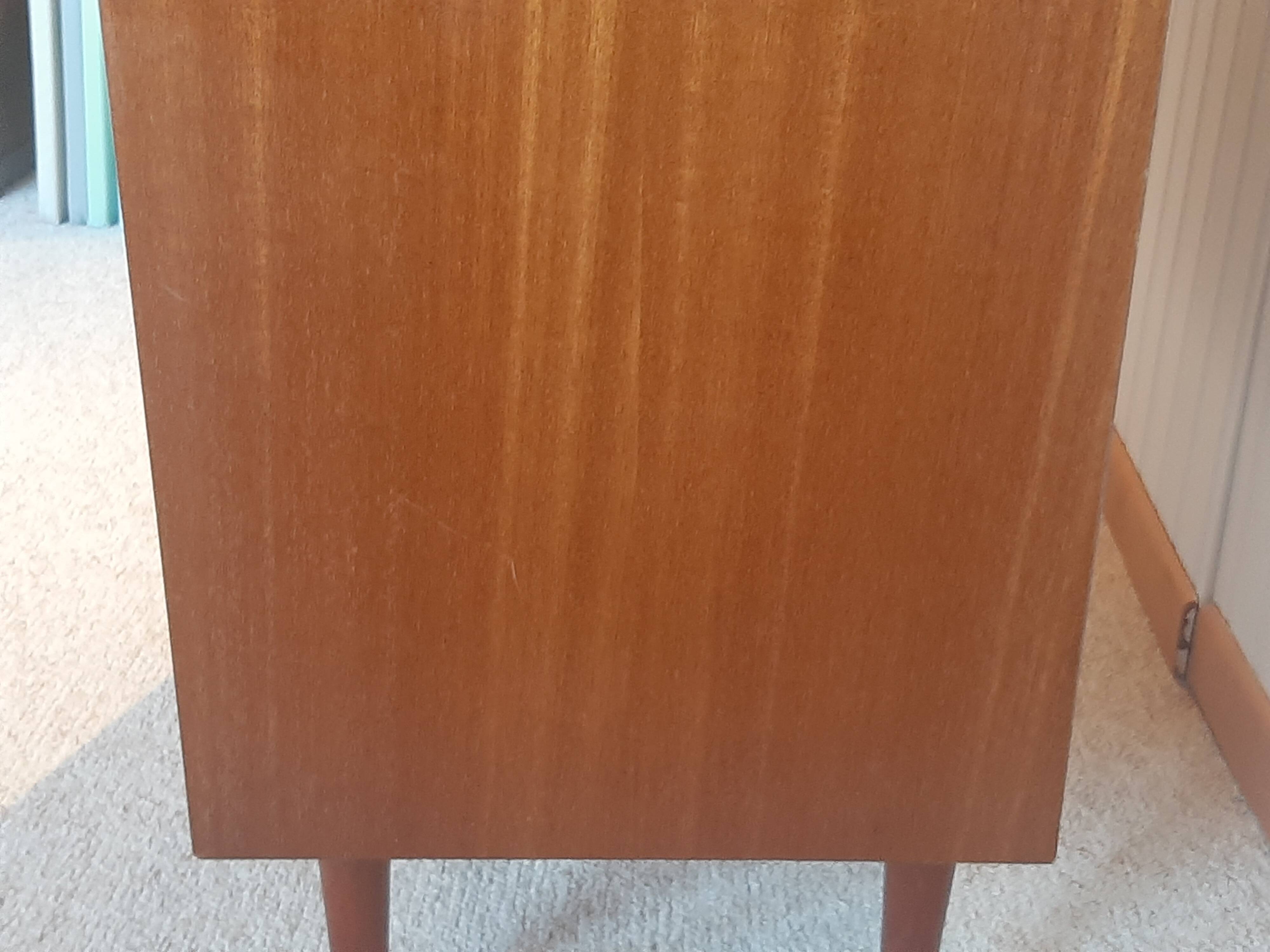 Commode en bois vernis, années 80