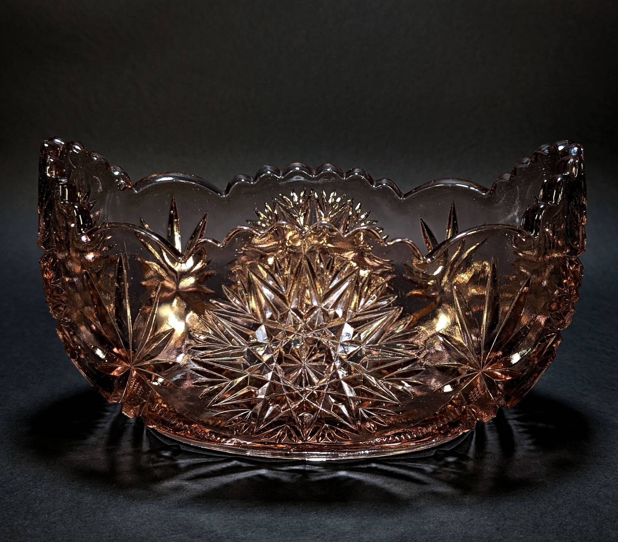 Vintage coupe in Depression Glass (Rosaline Glass)