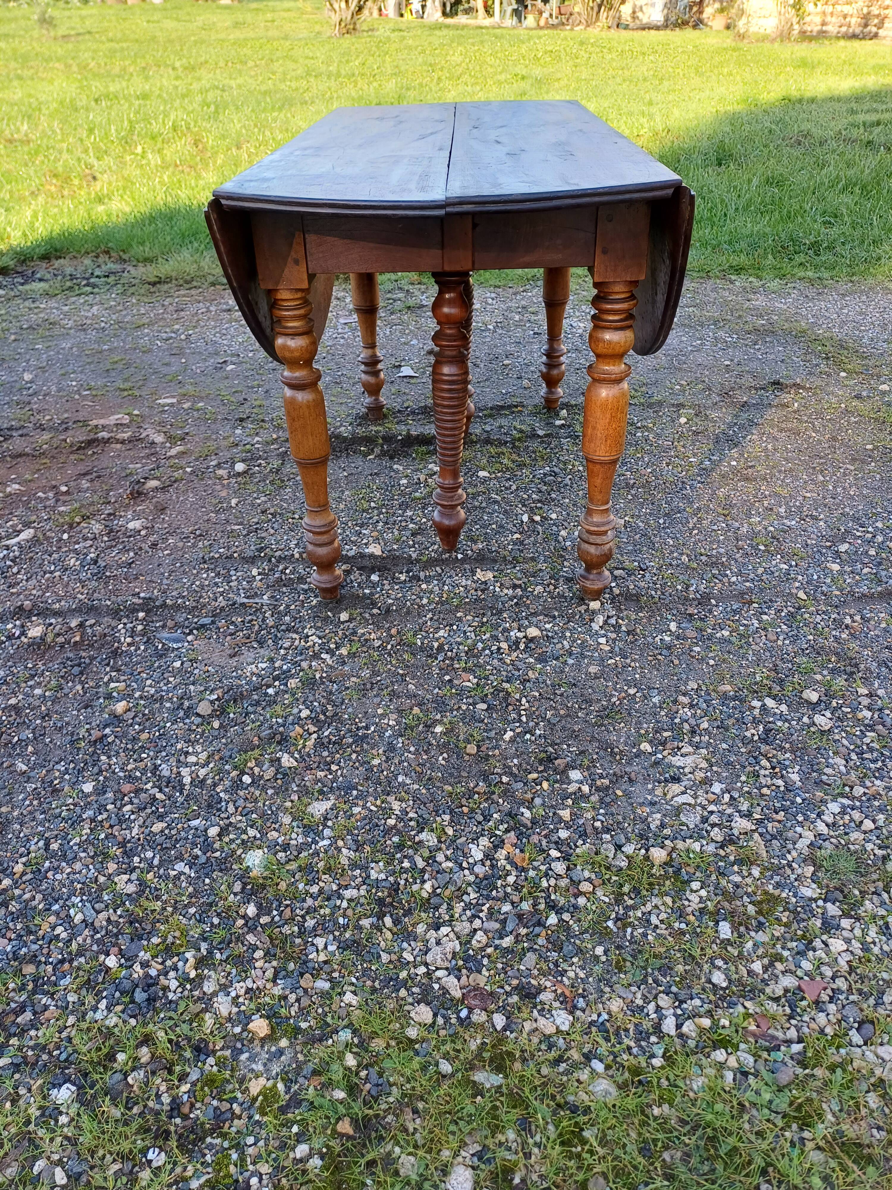 19th century walnut 6 leg table, opening