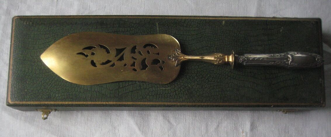 Anciènne pelle a tarte, kind, silver and vermeil 19th
