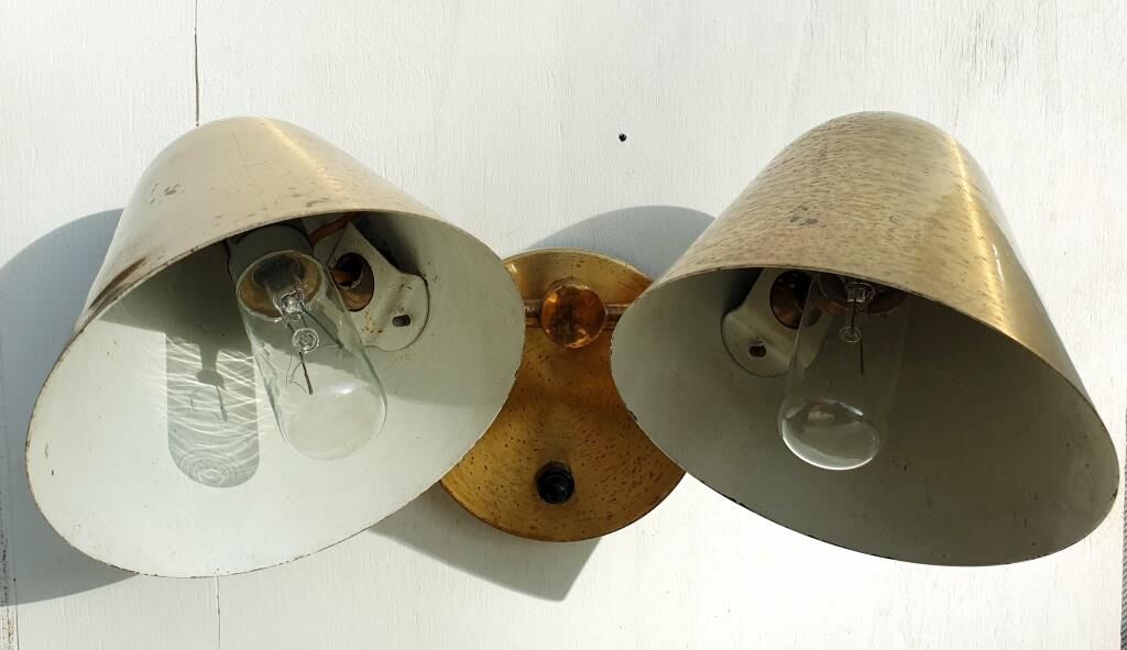 Double wall lamp adjustable brass cocottes