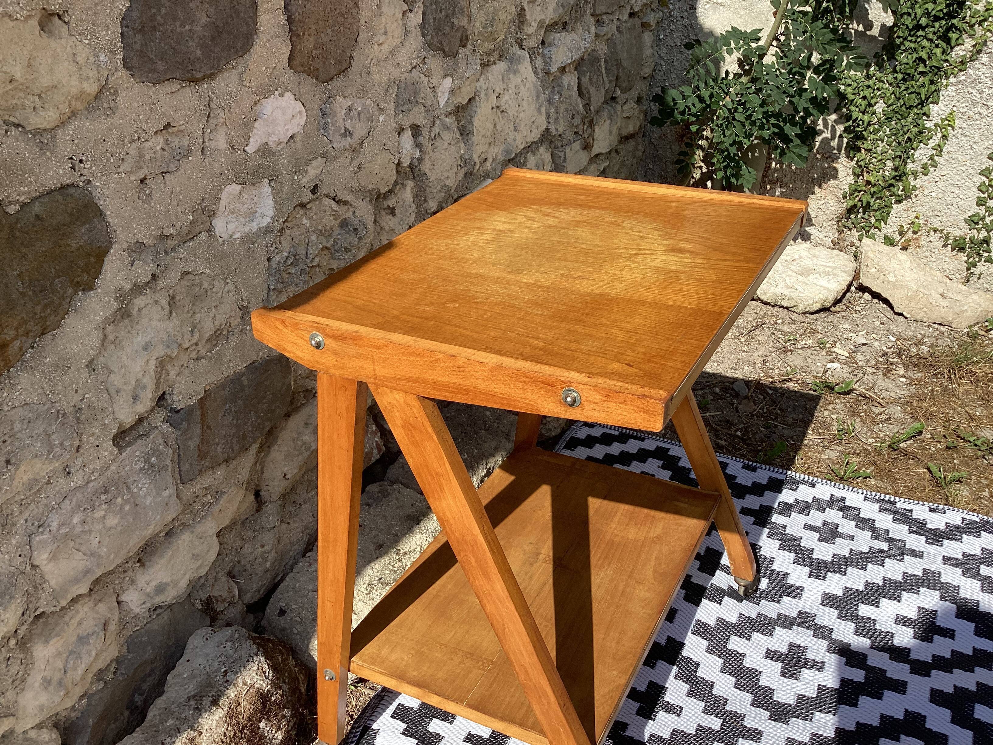 Side table compass foot