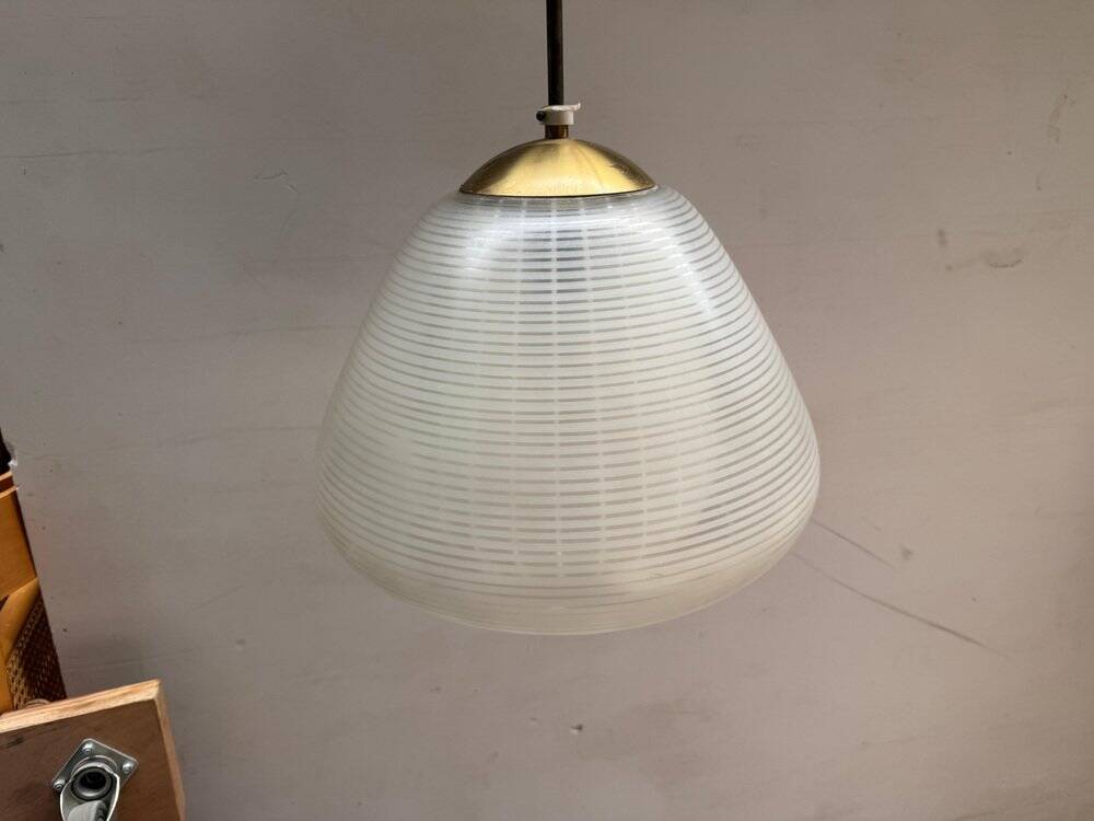 Suspension en verre du milieu du siècle attribuée à Wilhelm Wagenfeld, Munich, Allemagne, années 1950