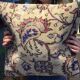 Coussin en tapis vintage fait main