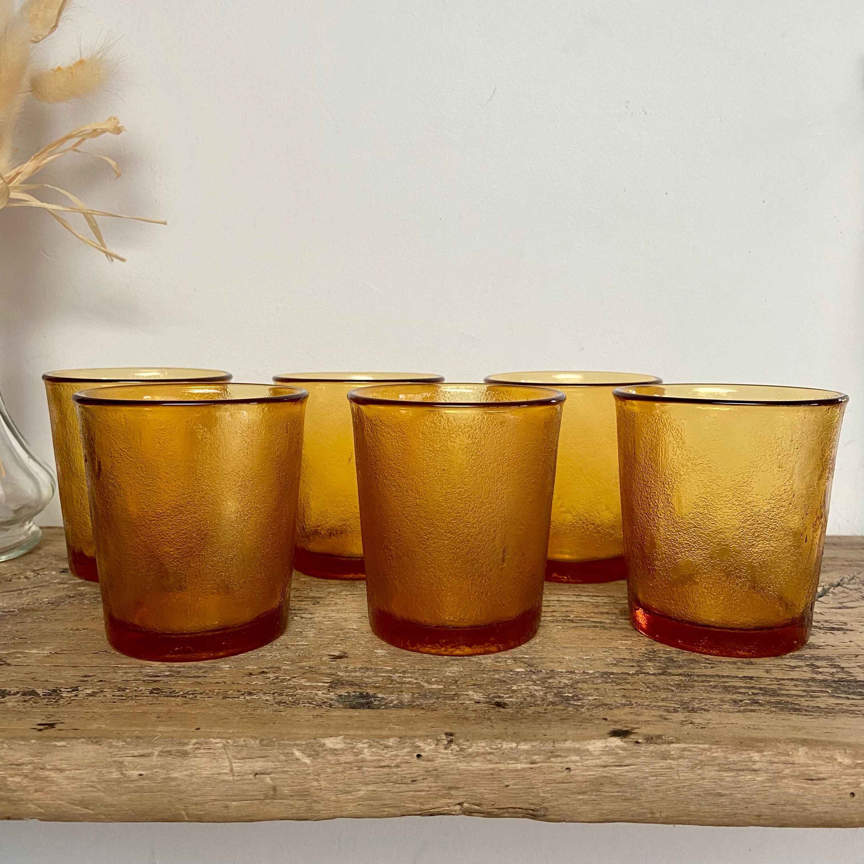6 vintage Arcoroc Sierra textured amber glasses
