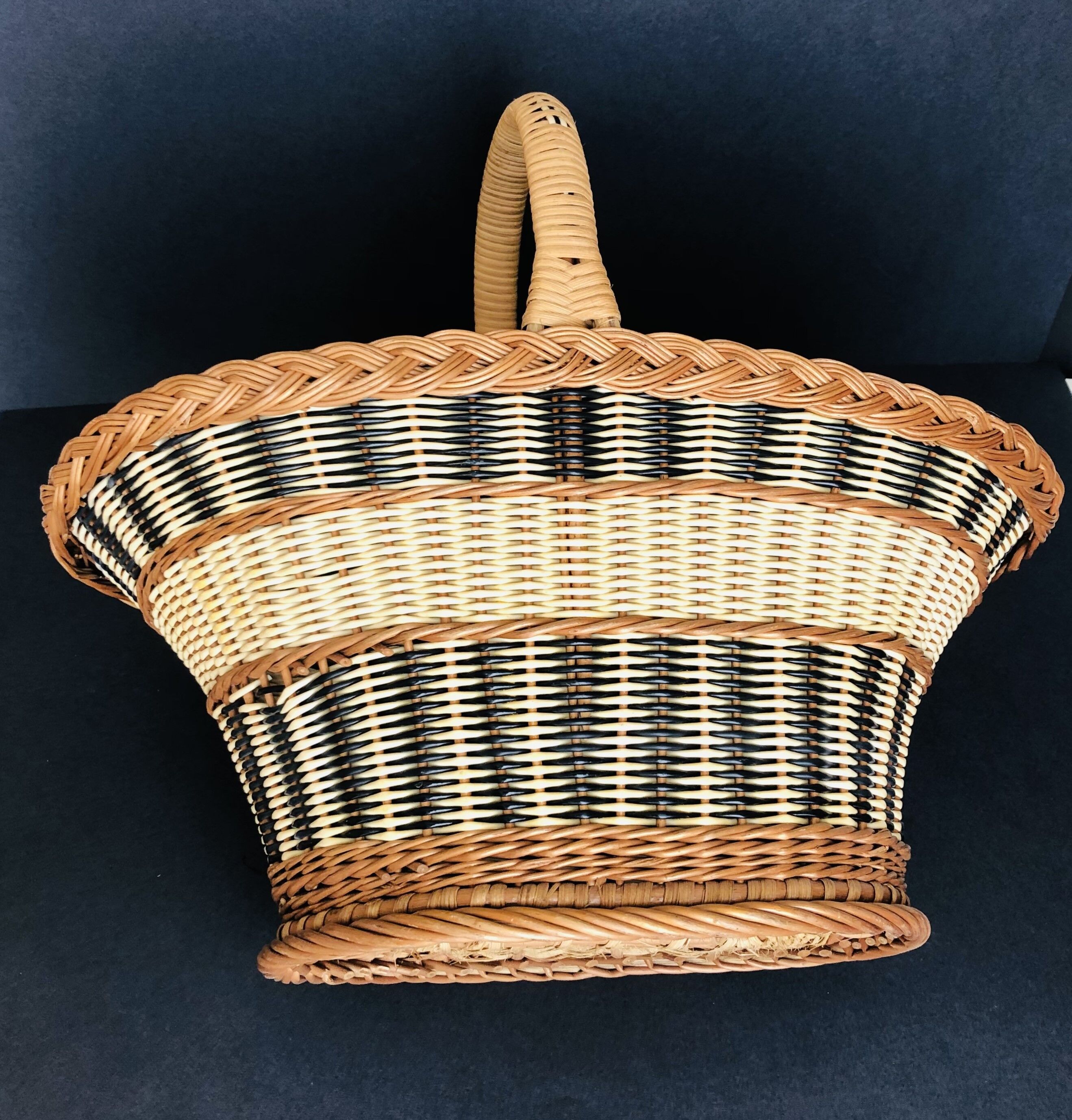 Wicker basket