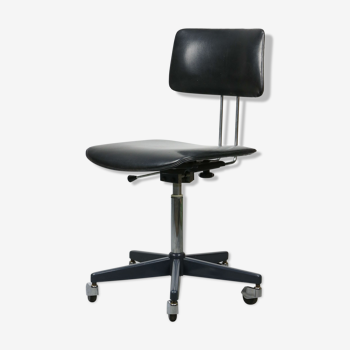 Chaise pivotante vintage de bureau en noir de Stol