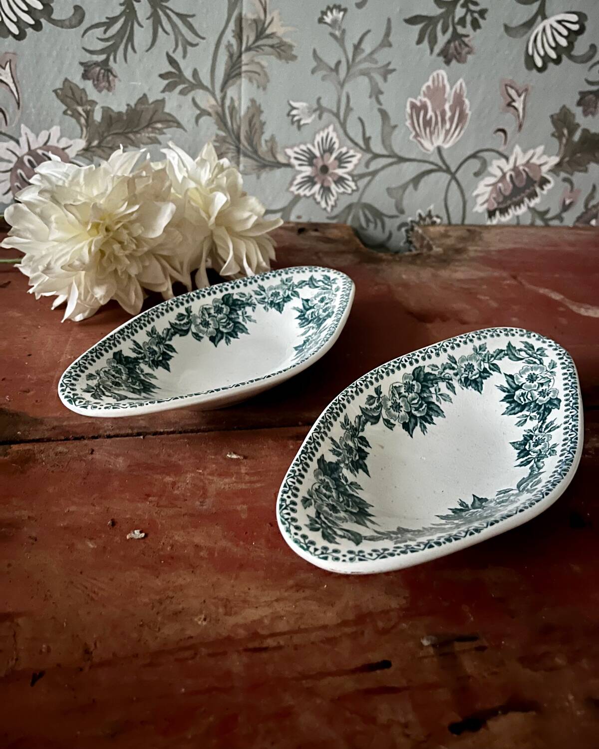 Duo of St Amand iron earth dishes, Guadeloupe model