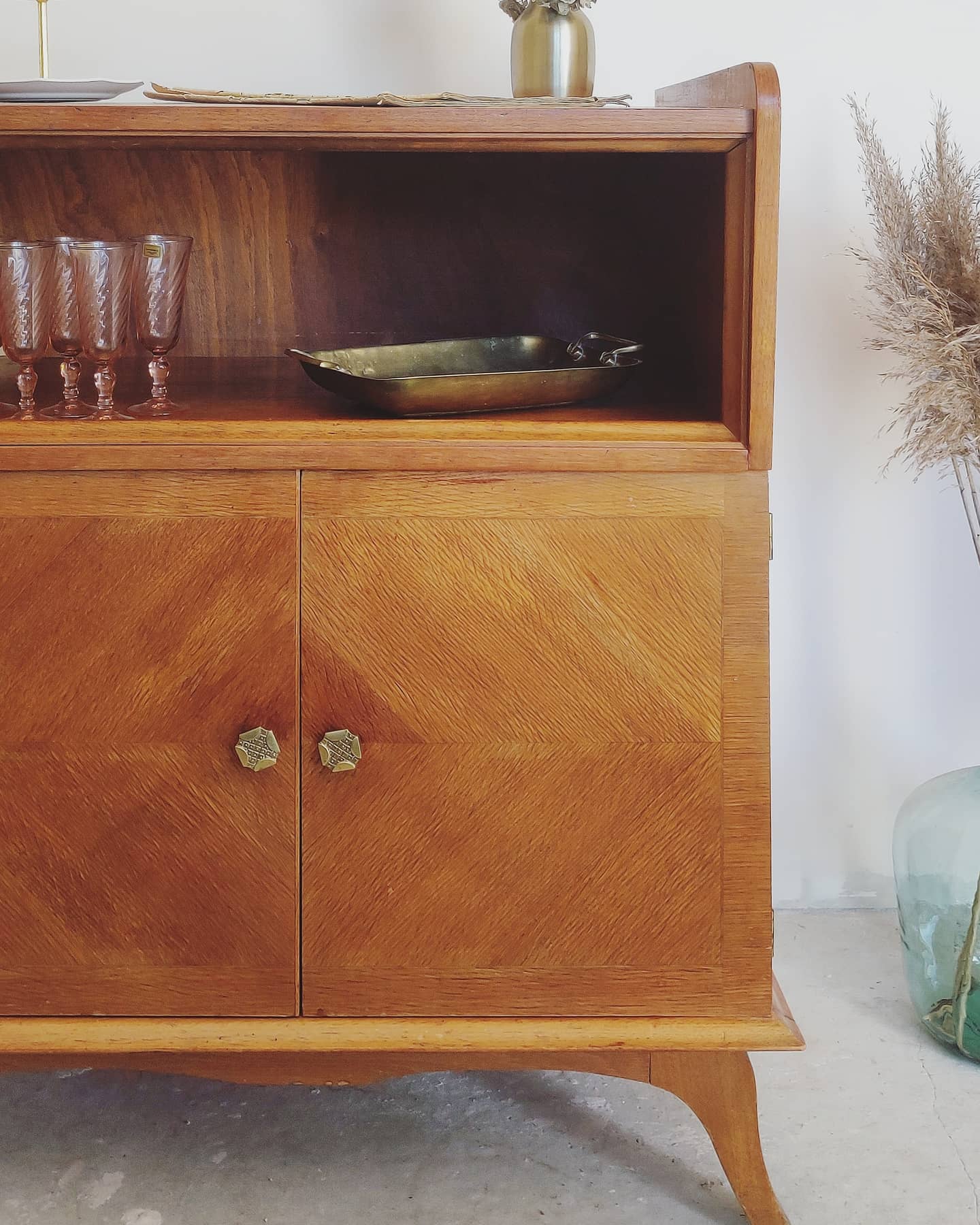 Vintage buffet veneer oak