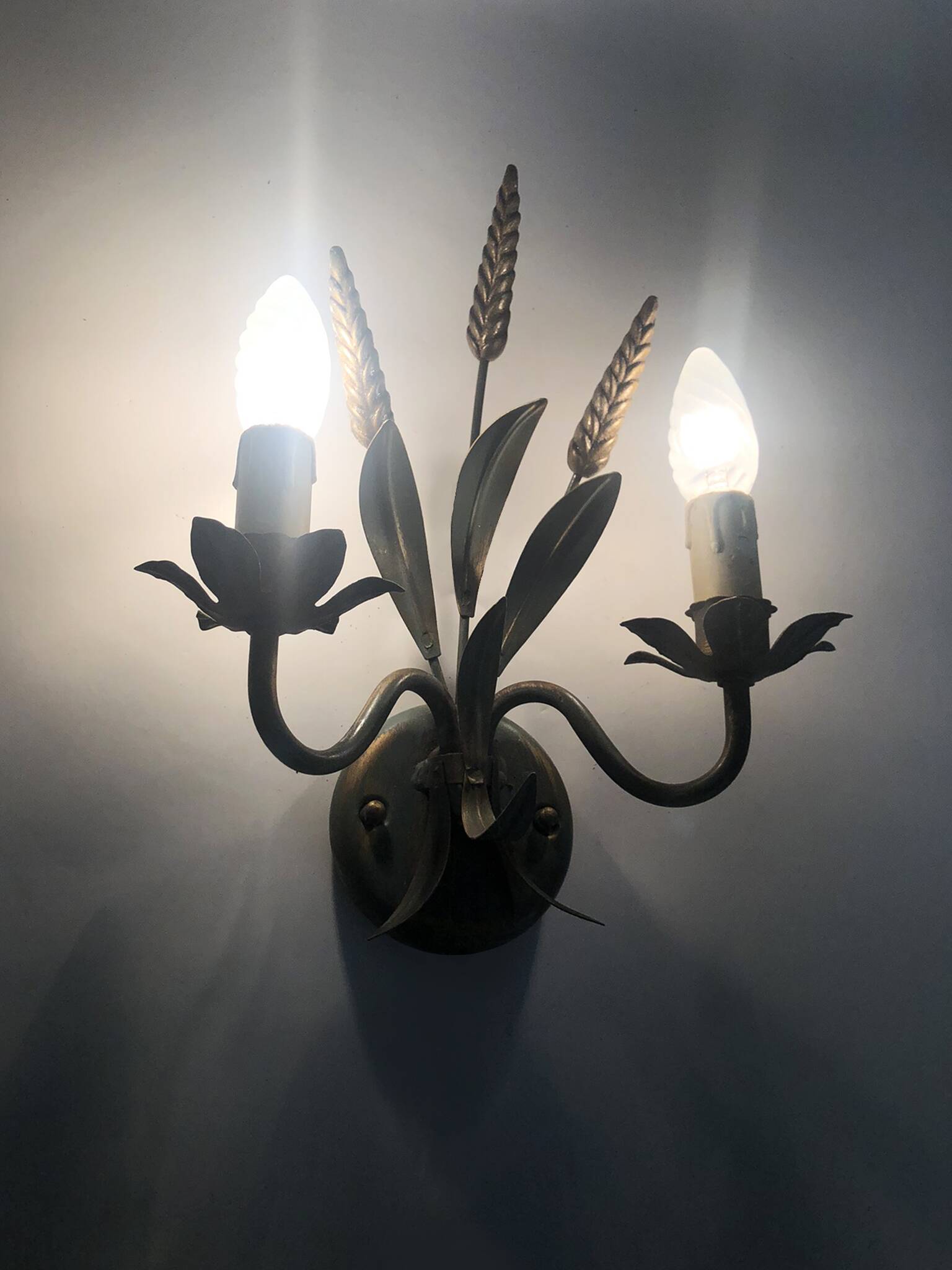 Paire d'appliques murales épis de blé ancienne en métal vert et or