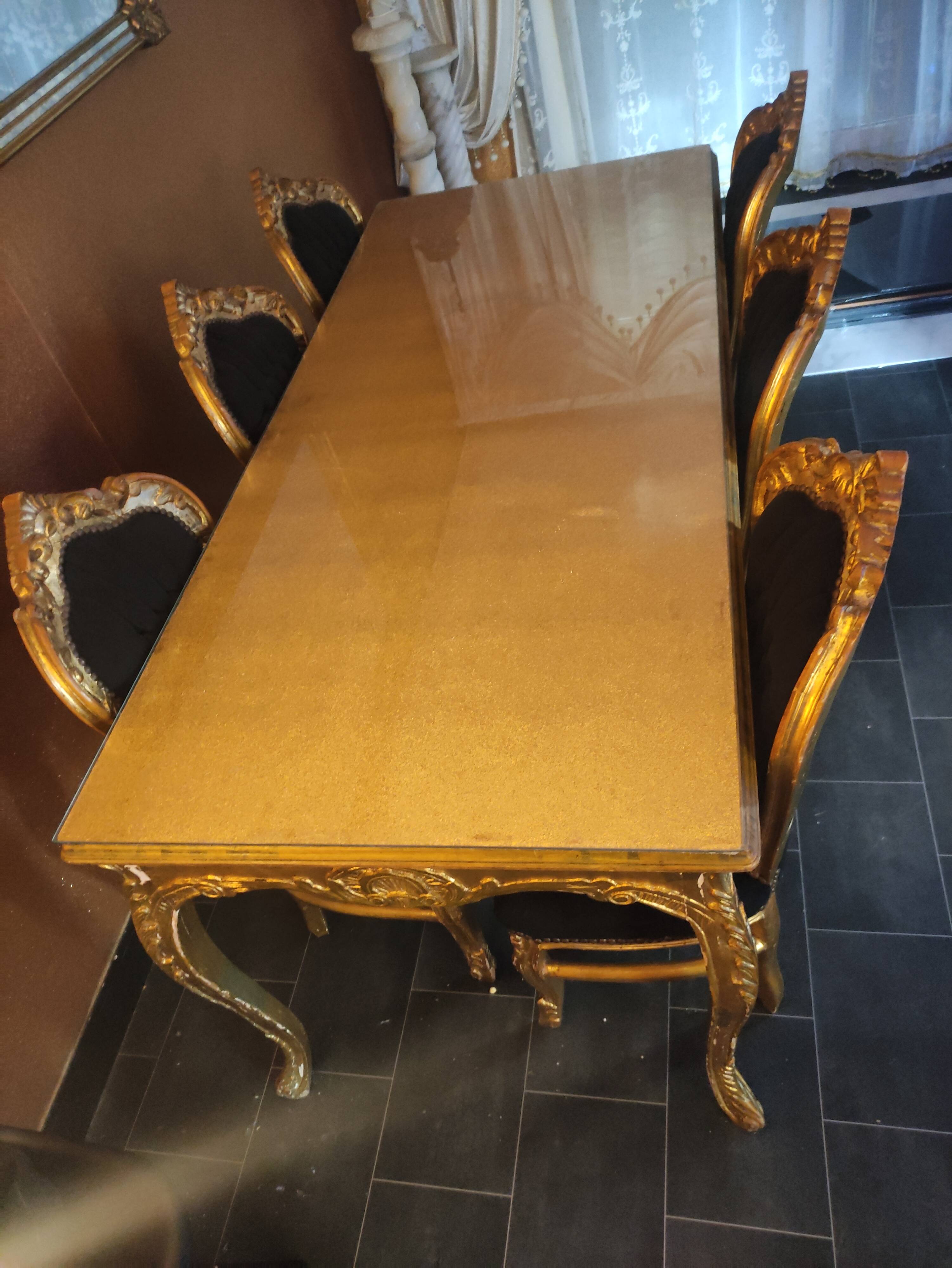 Table + 6 baroque chairs