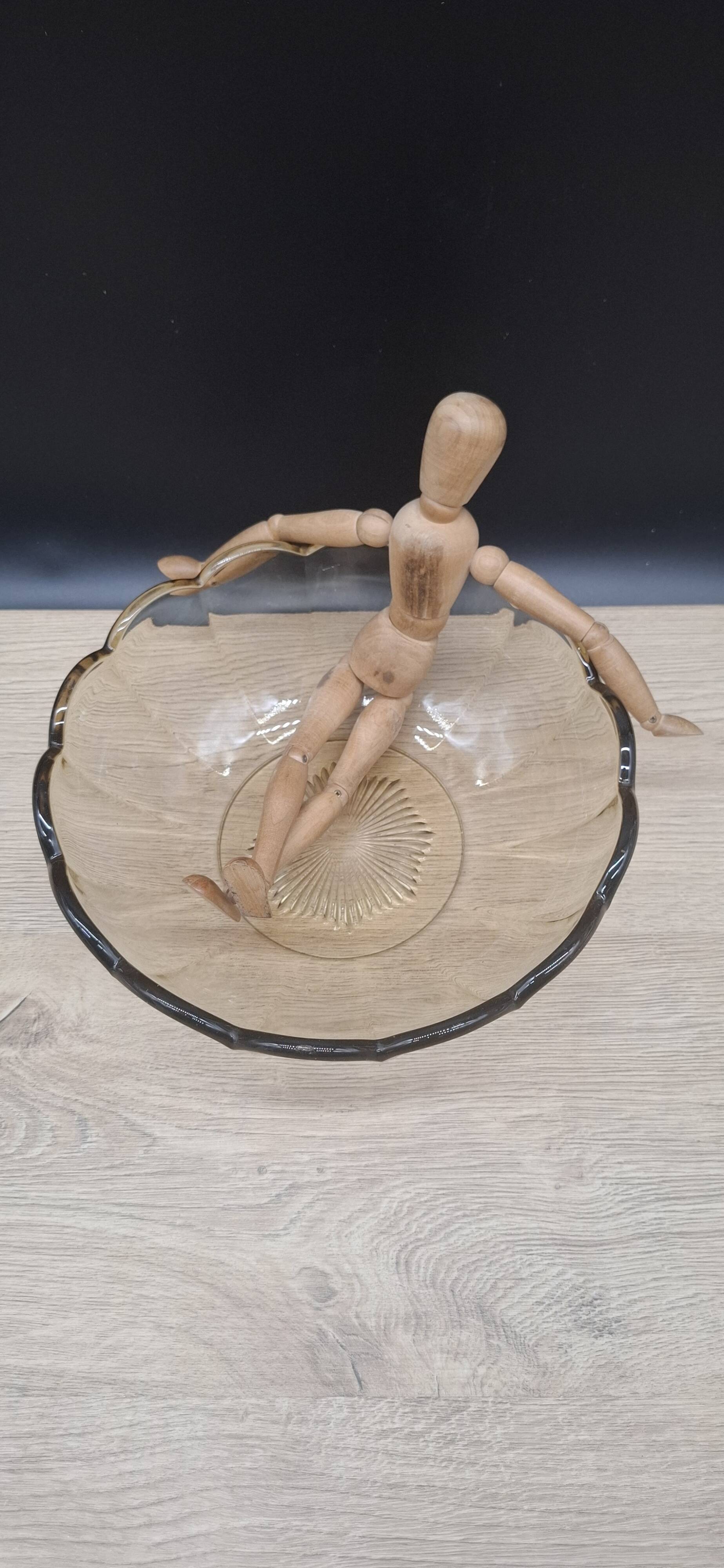 Amber salad bowl, Manage glass