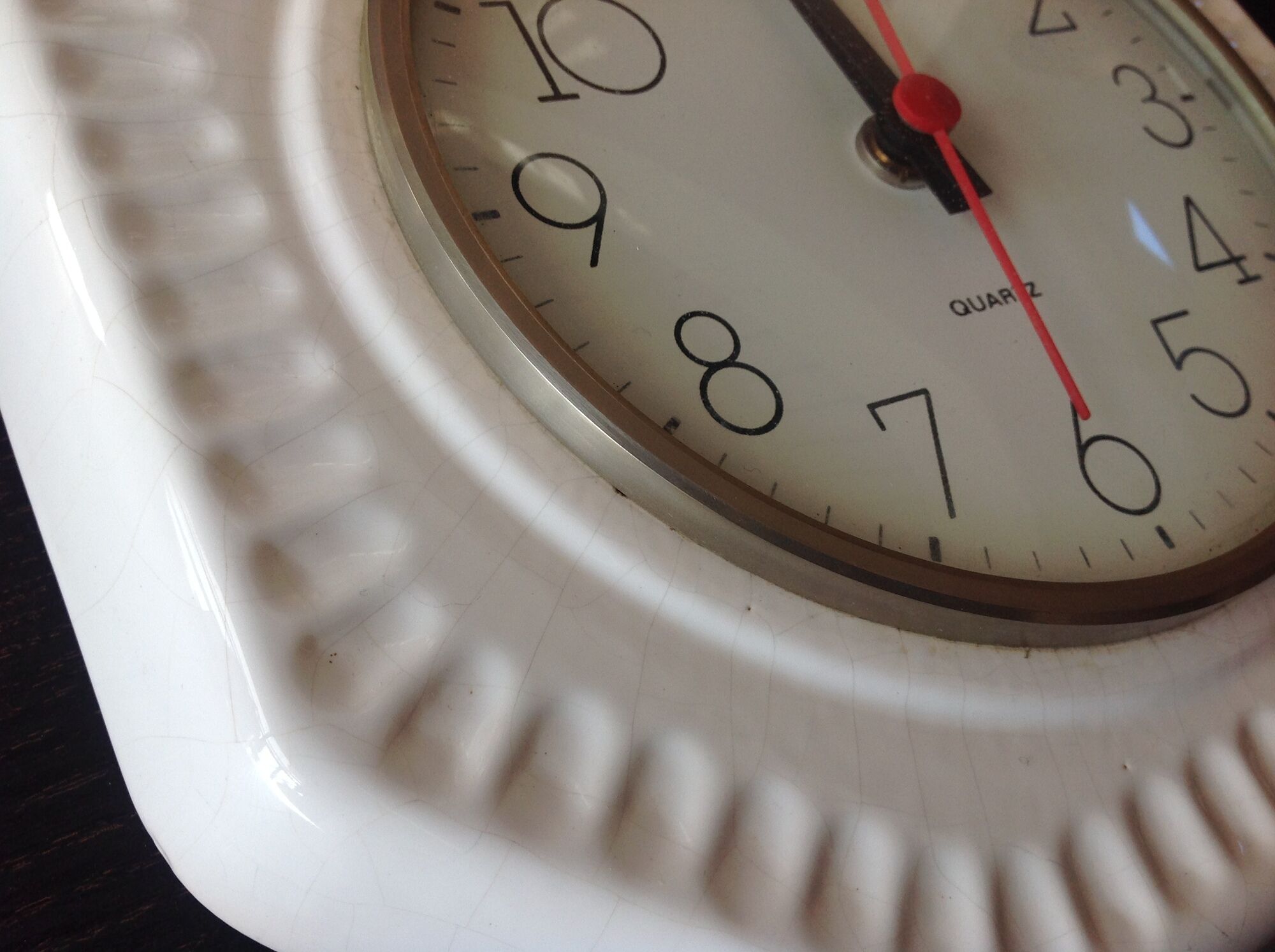 Octagonal clock in white ceramic, vintage 60s-70s