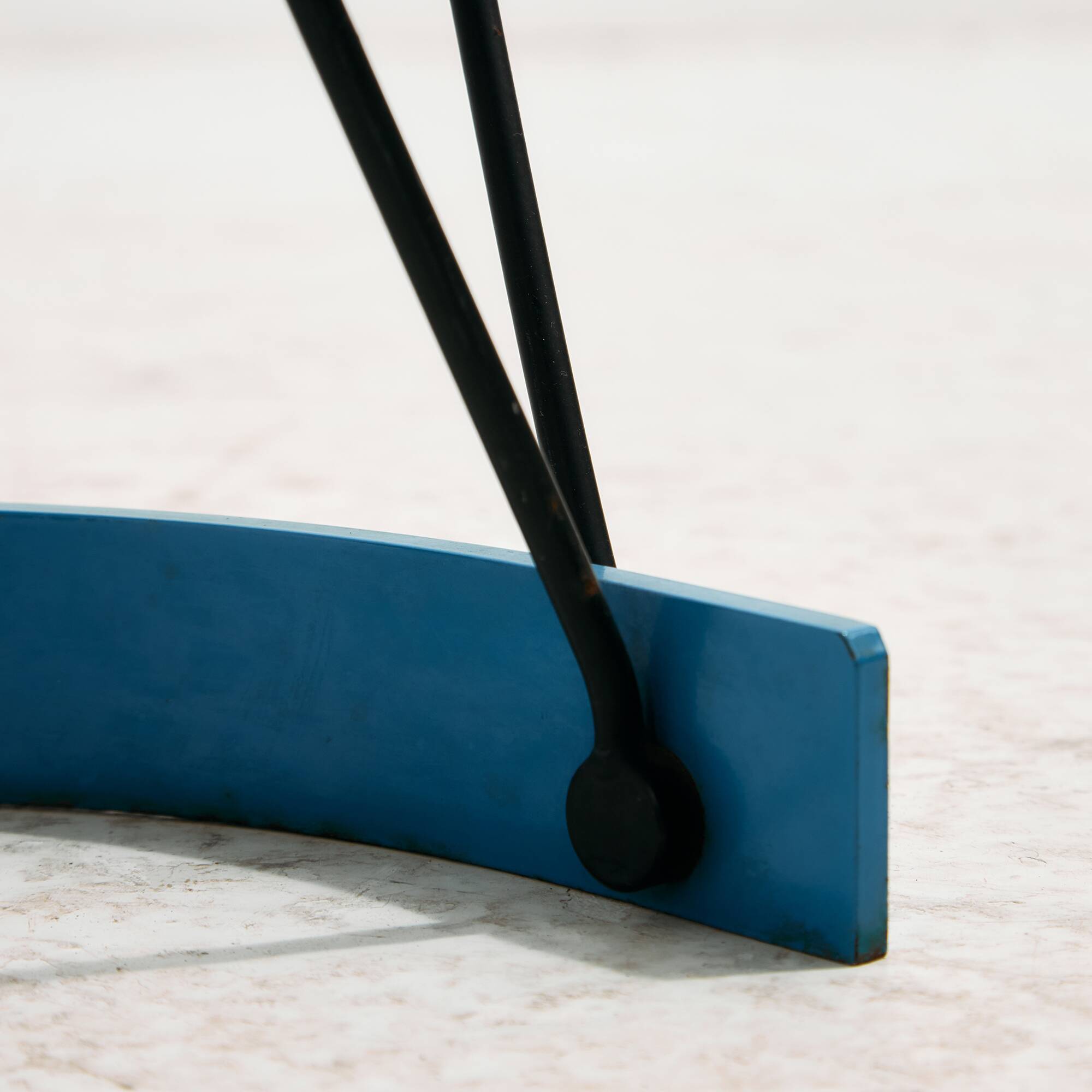 MK10872 Postmodern armchair and table, Set of 2