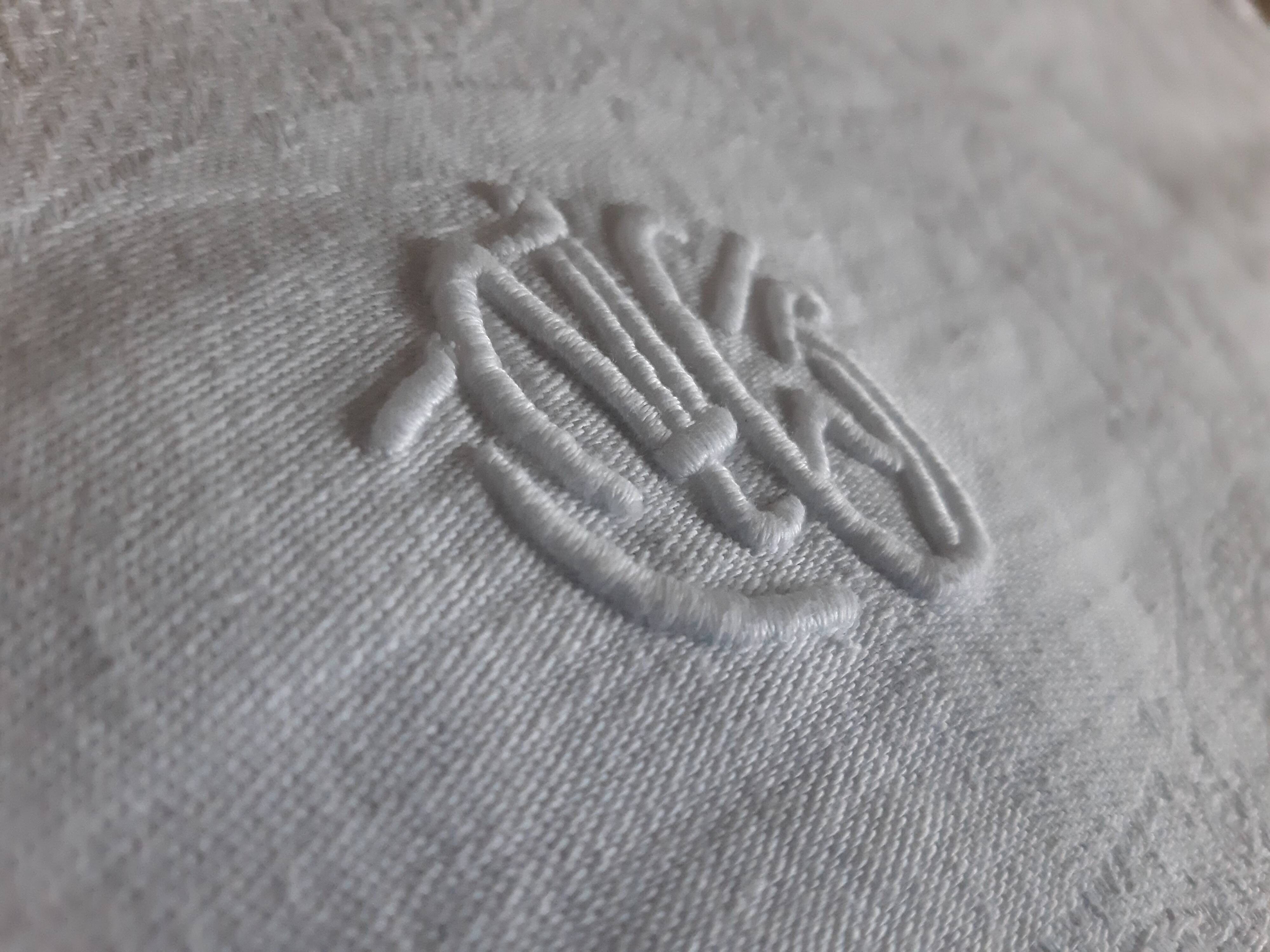 3 old towels