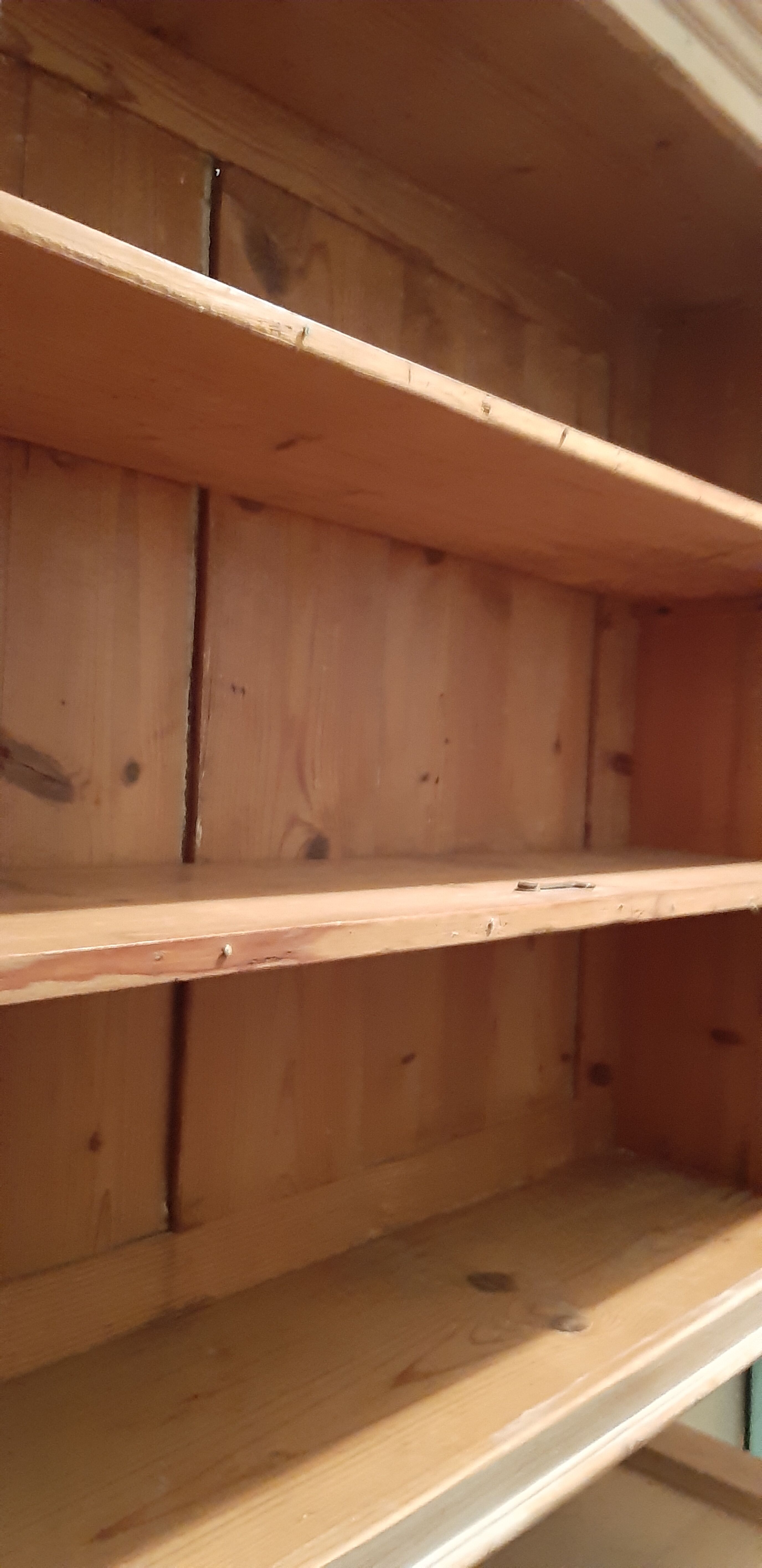 Pretty Dresser former country shabby