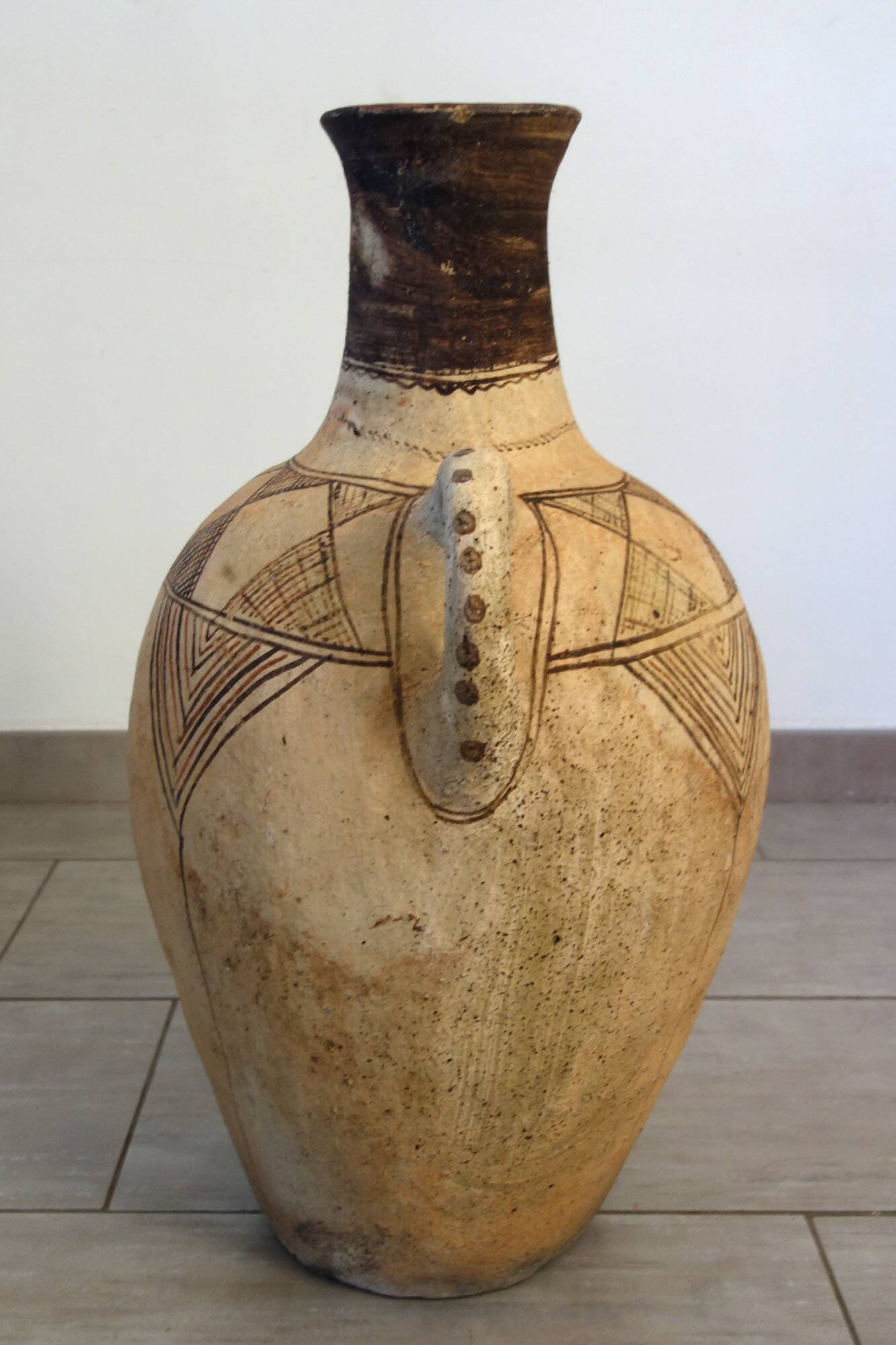 Large terracotta jar from the Rif, Morocco H70cm