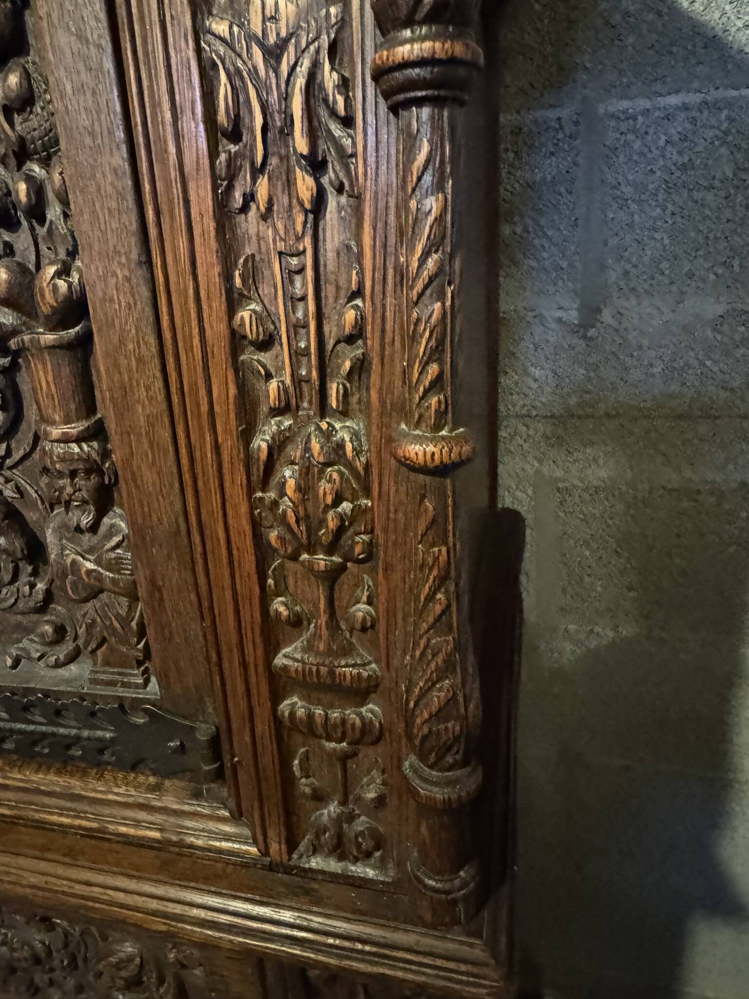 Antique buffet richly carved – Renaissance / Henry II style