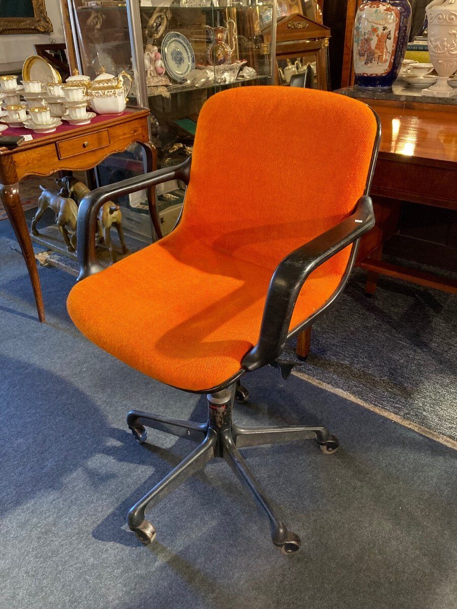 Pair of office chairs, Comforto, Norway, 1970