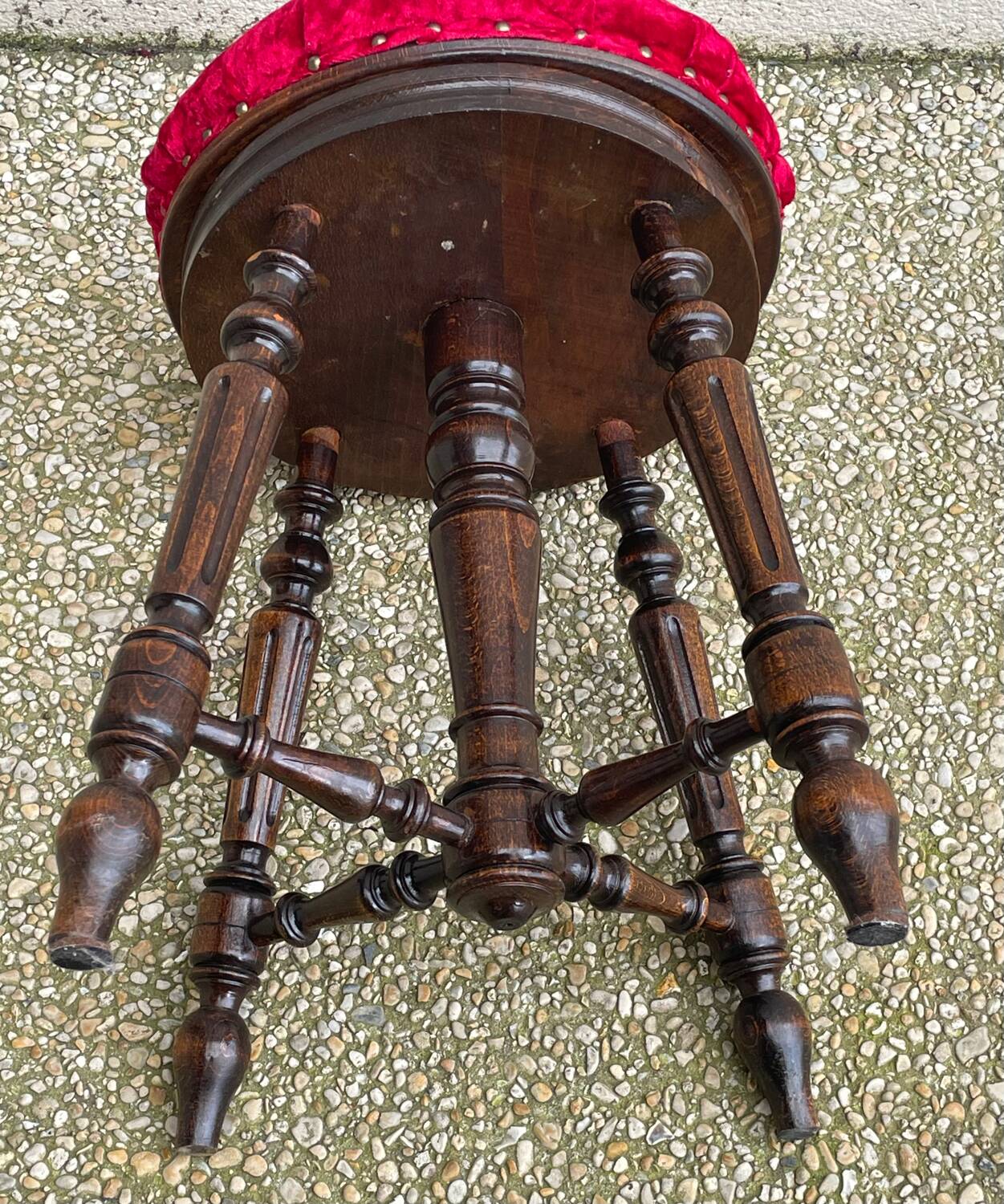 Napoleon III piano stool