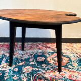 Table basse palette de peintre et pieds compas