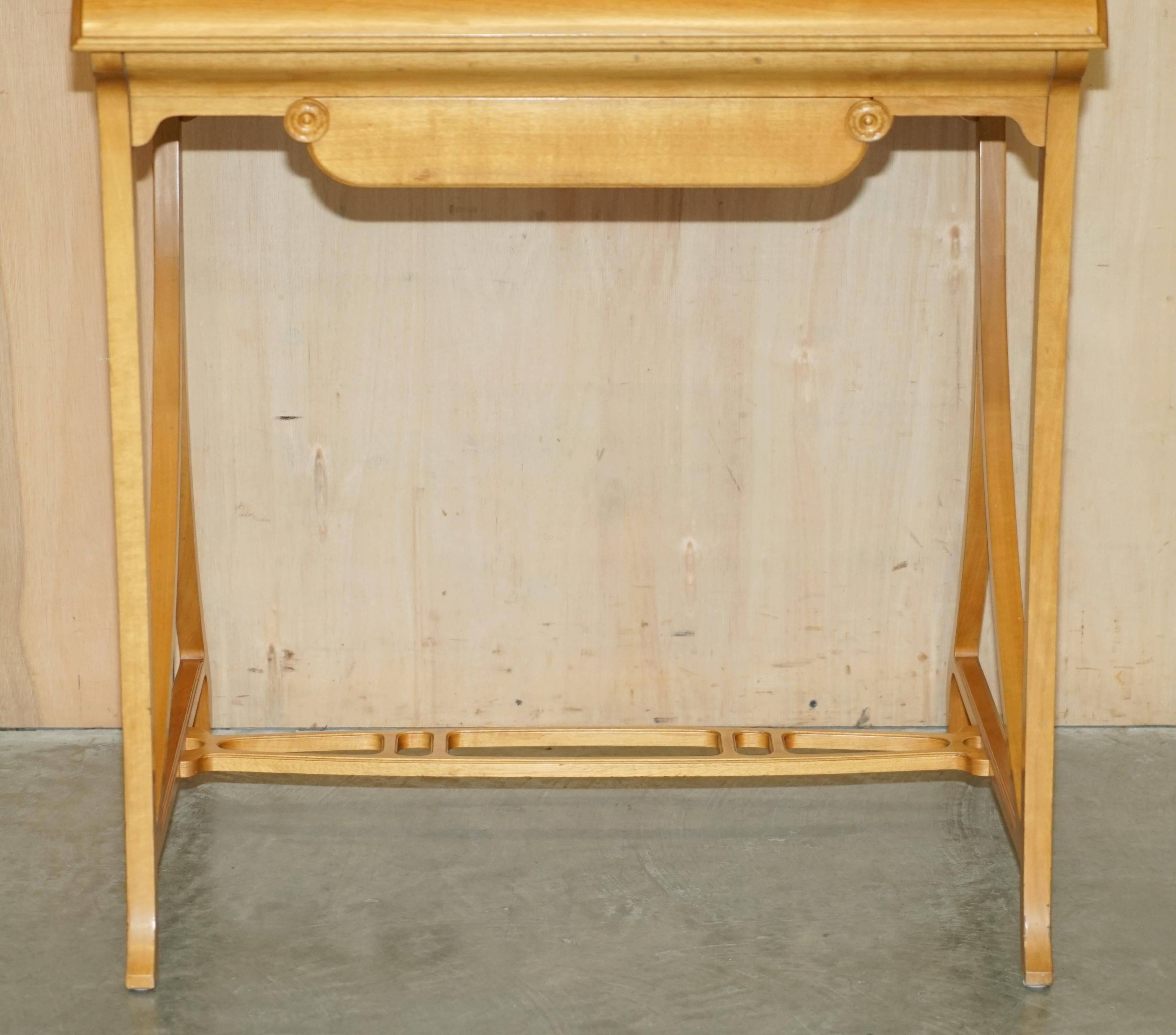 Bureau Art Nouveau attribué à Carlo Zen 1902 en érable moucheté