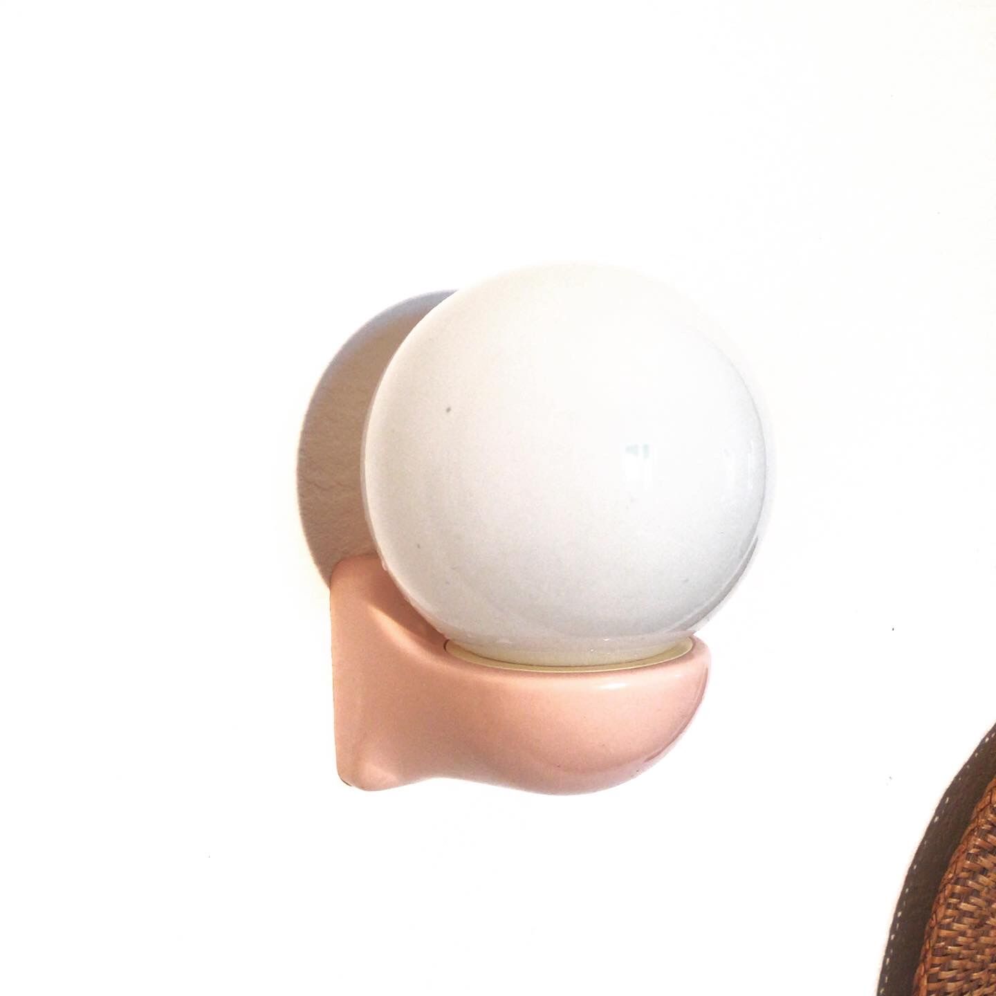 Pink wall lamp