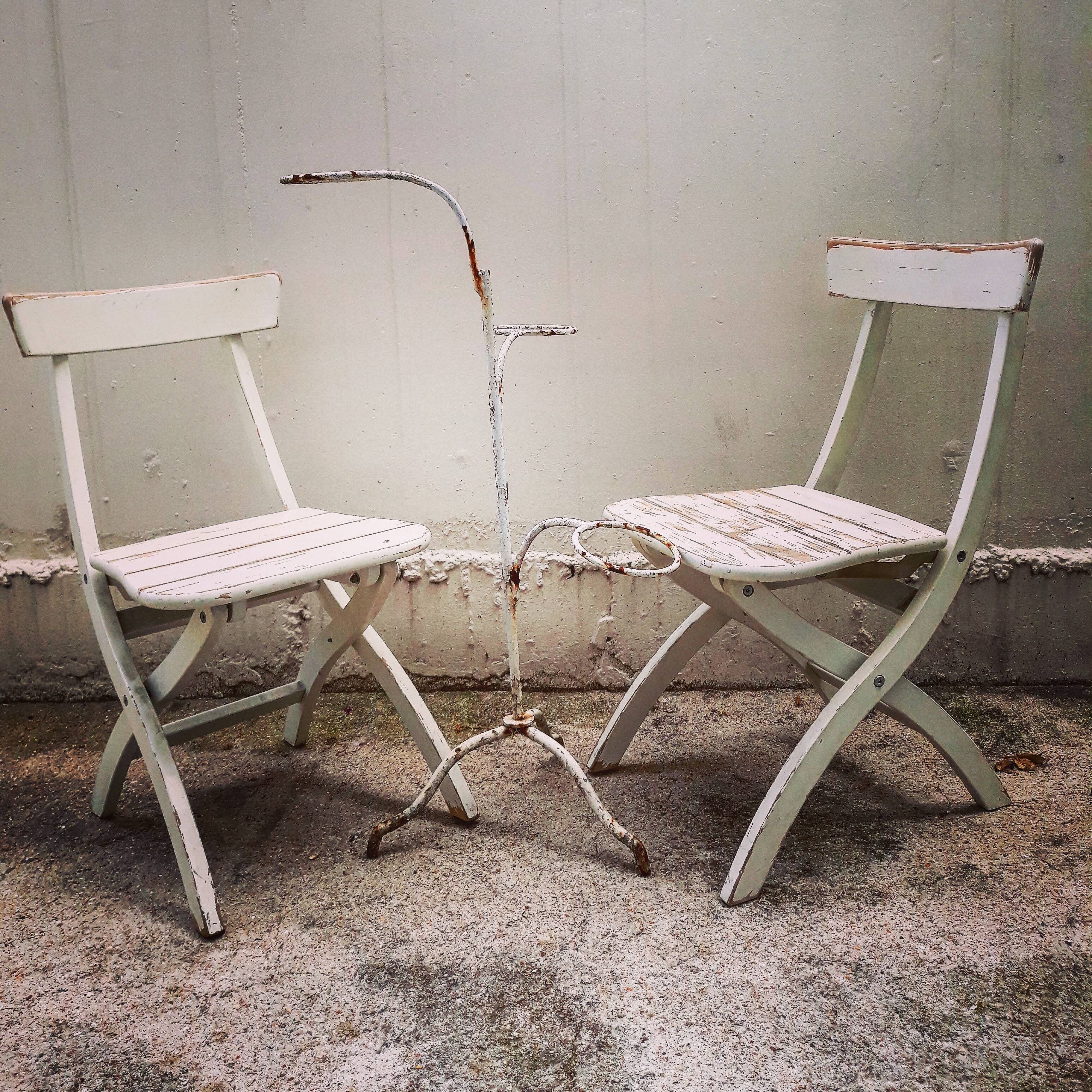 Lot of 4 folding chairs in shabby wood