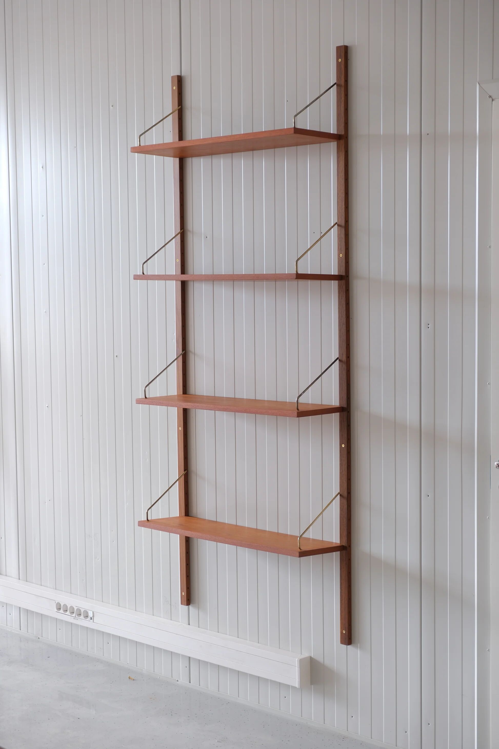 Poul Cadovius Royal Wall System