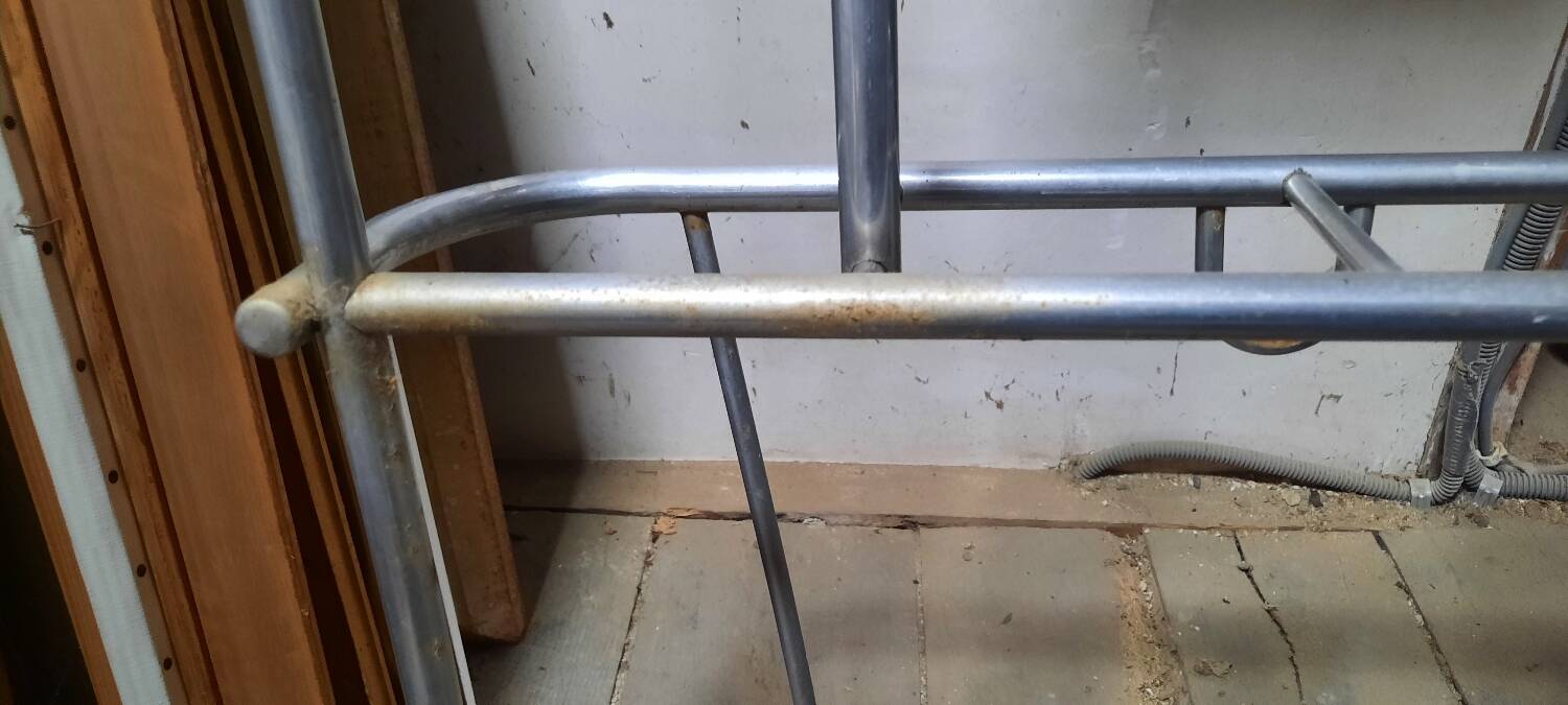 Aluminum floor coat rack