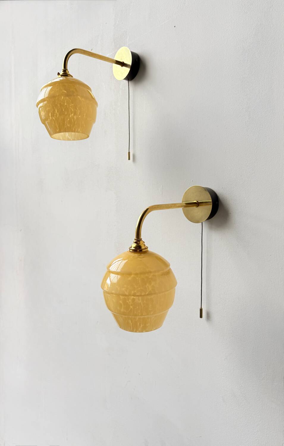Vintage wall lamp with pull switch