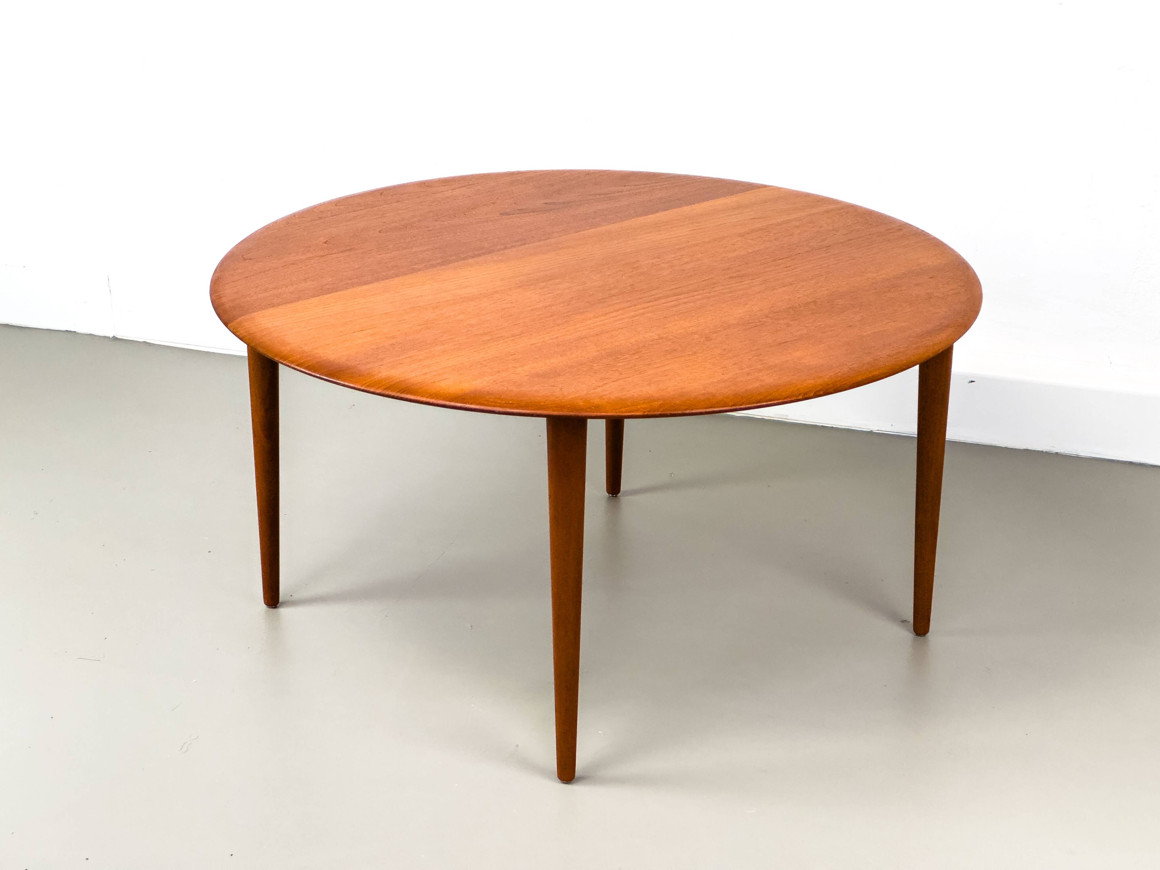 Table Basse Minerva par Peter Hvidt et Orla Mølgaard-Nielsen pour France and Son, années 1960