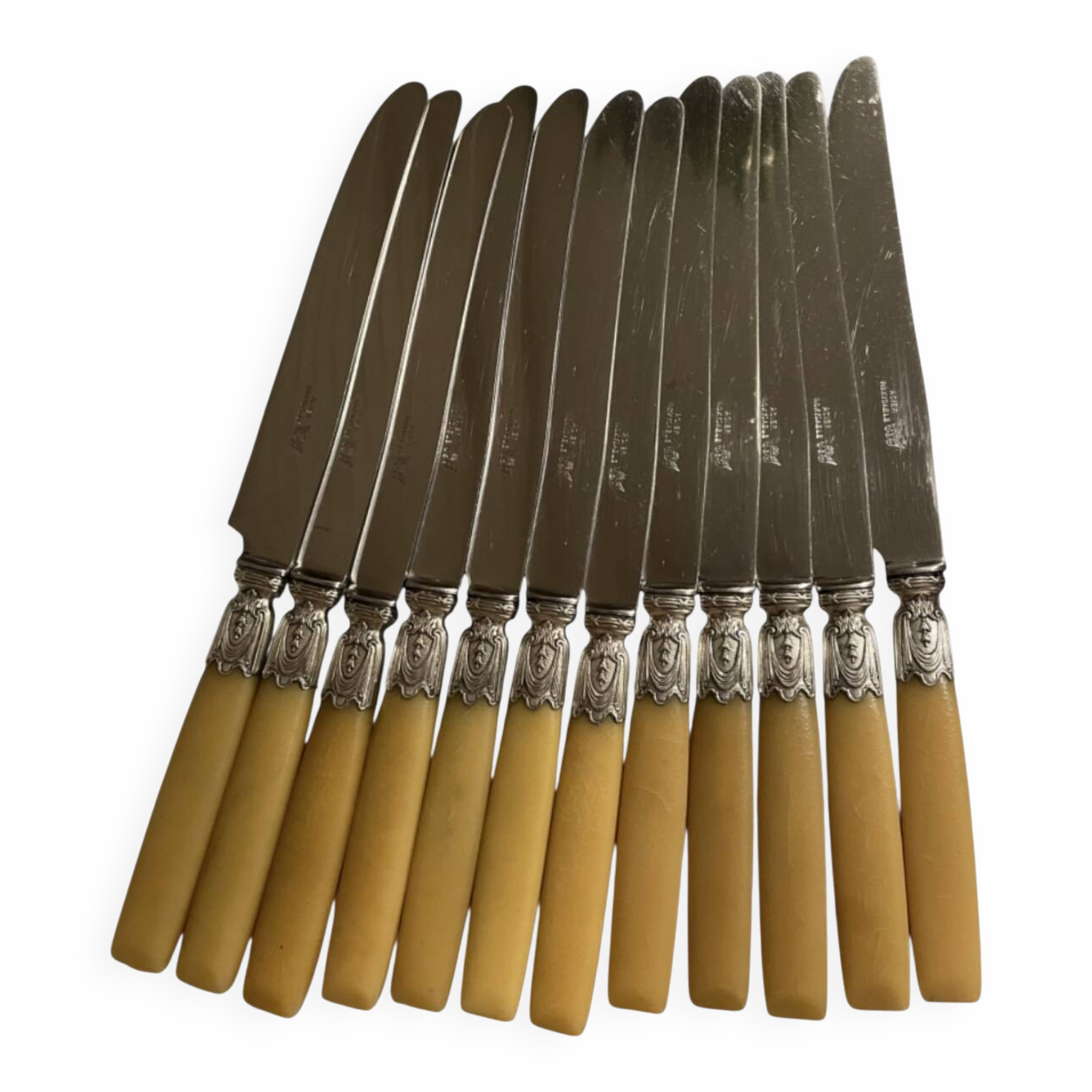 Bakelite handle knives from the 1950s