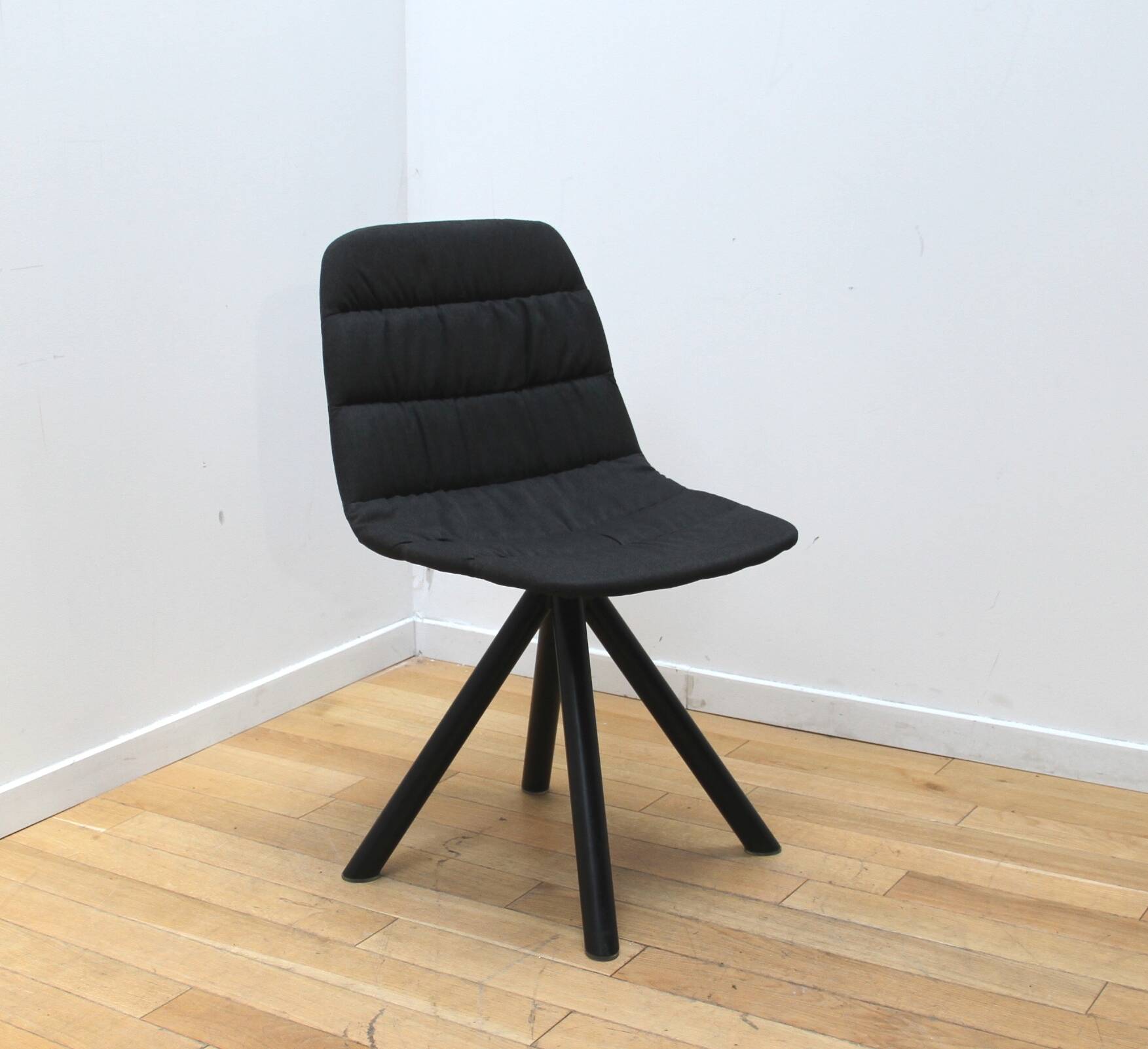 Marteen chair, Viccarbe