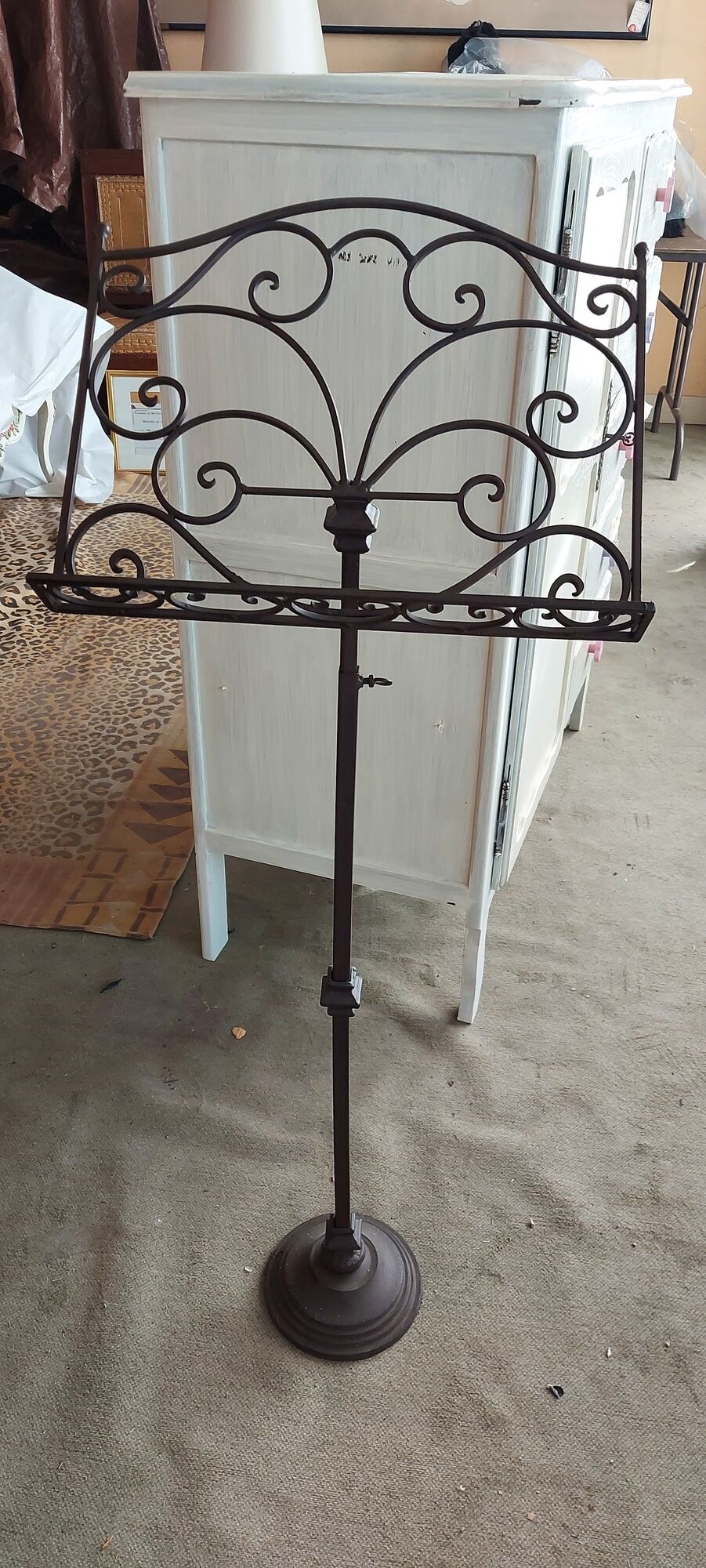 Wrought iron easel