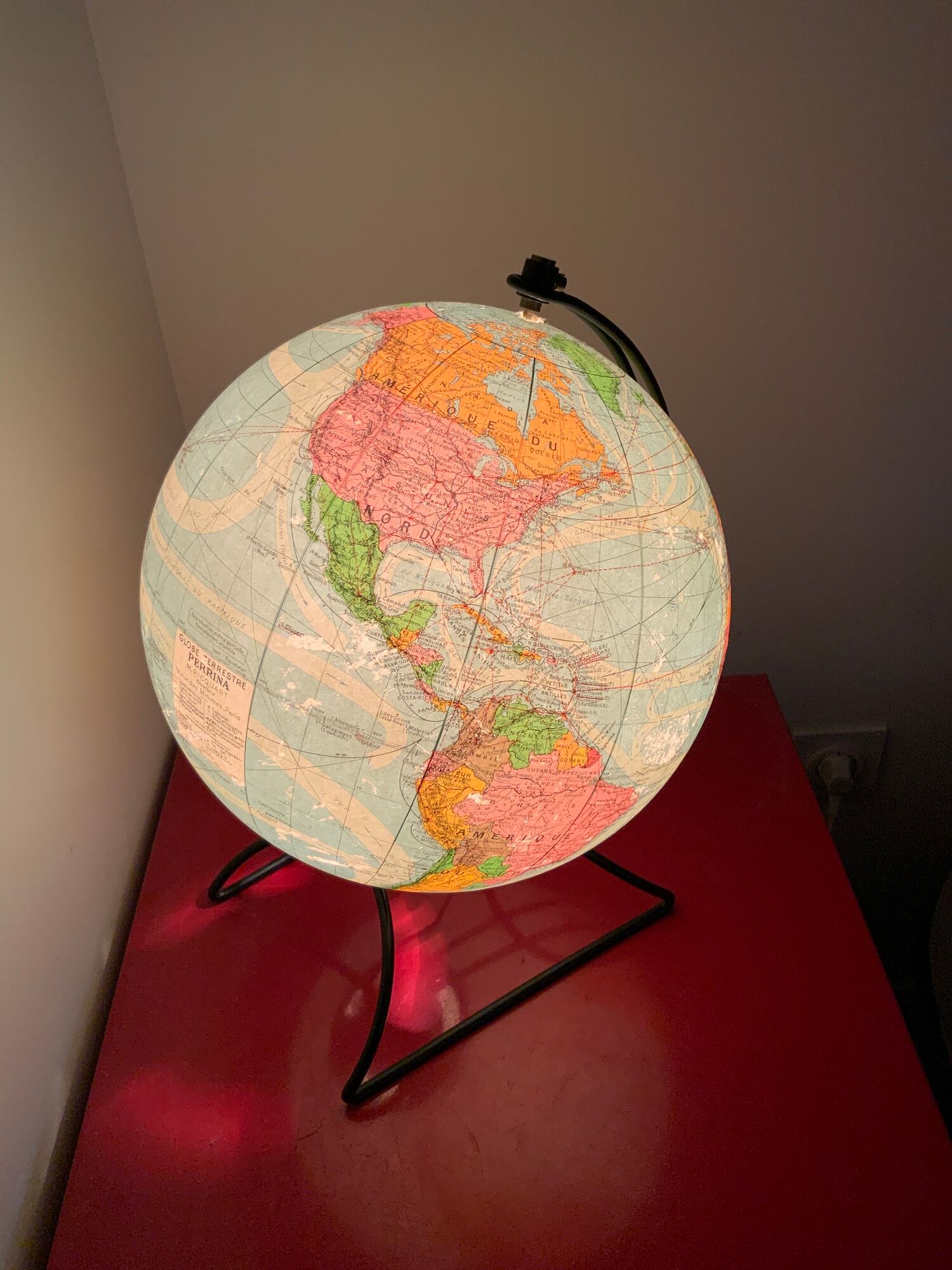 Vintage globe 1930 Perrina Picquart Metal and glass entirely original map geography