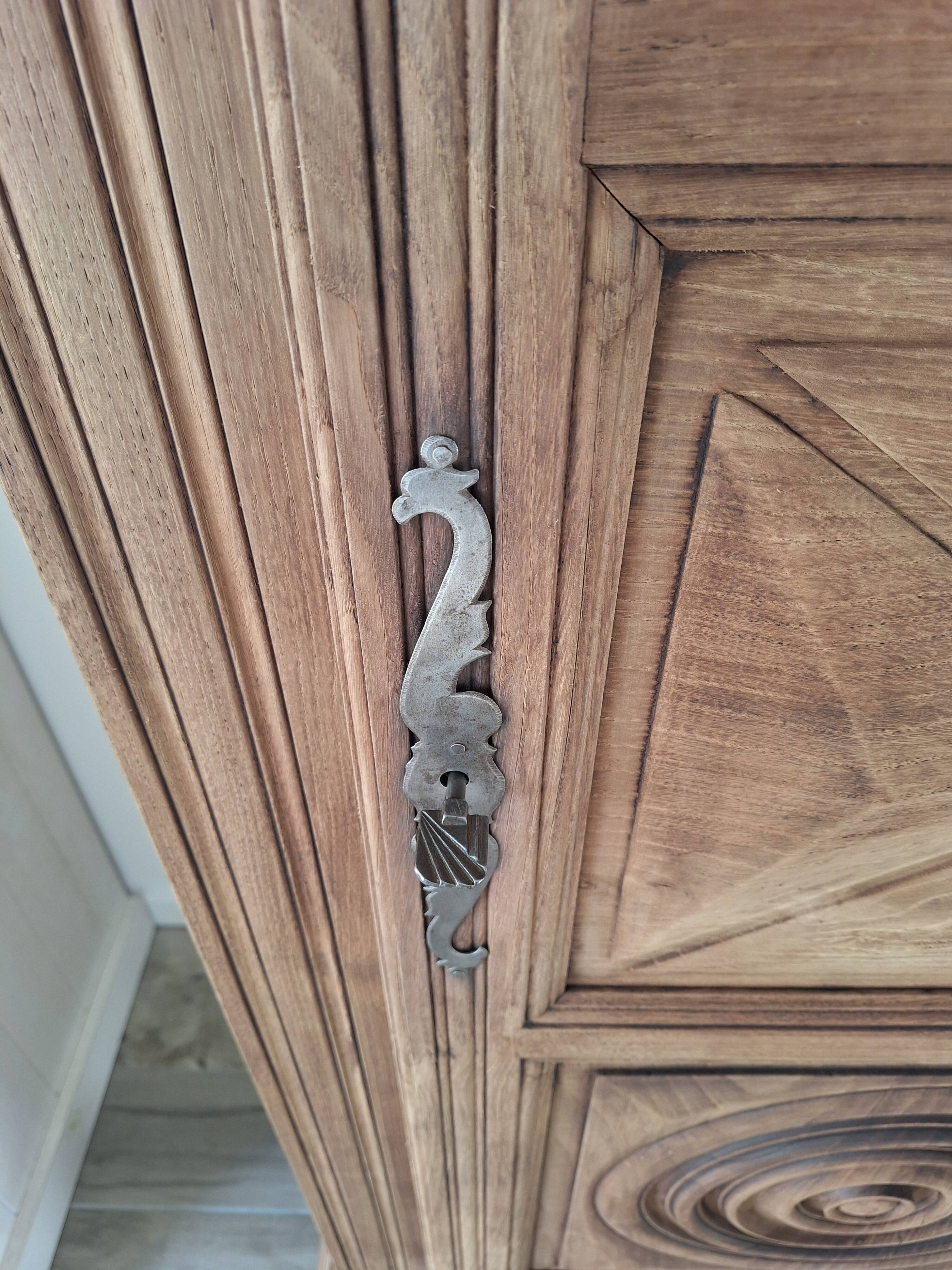 Oak solid bonnetière / wardrobe / dresser from 1940