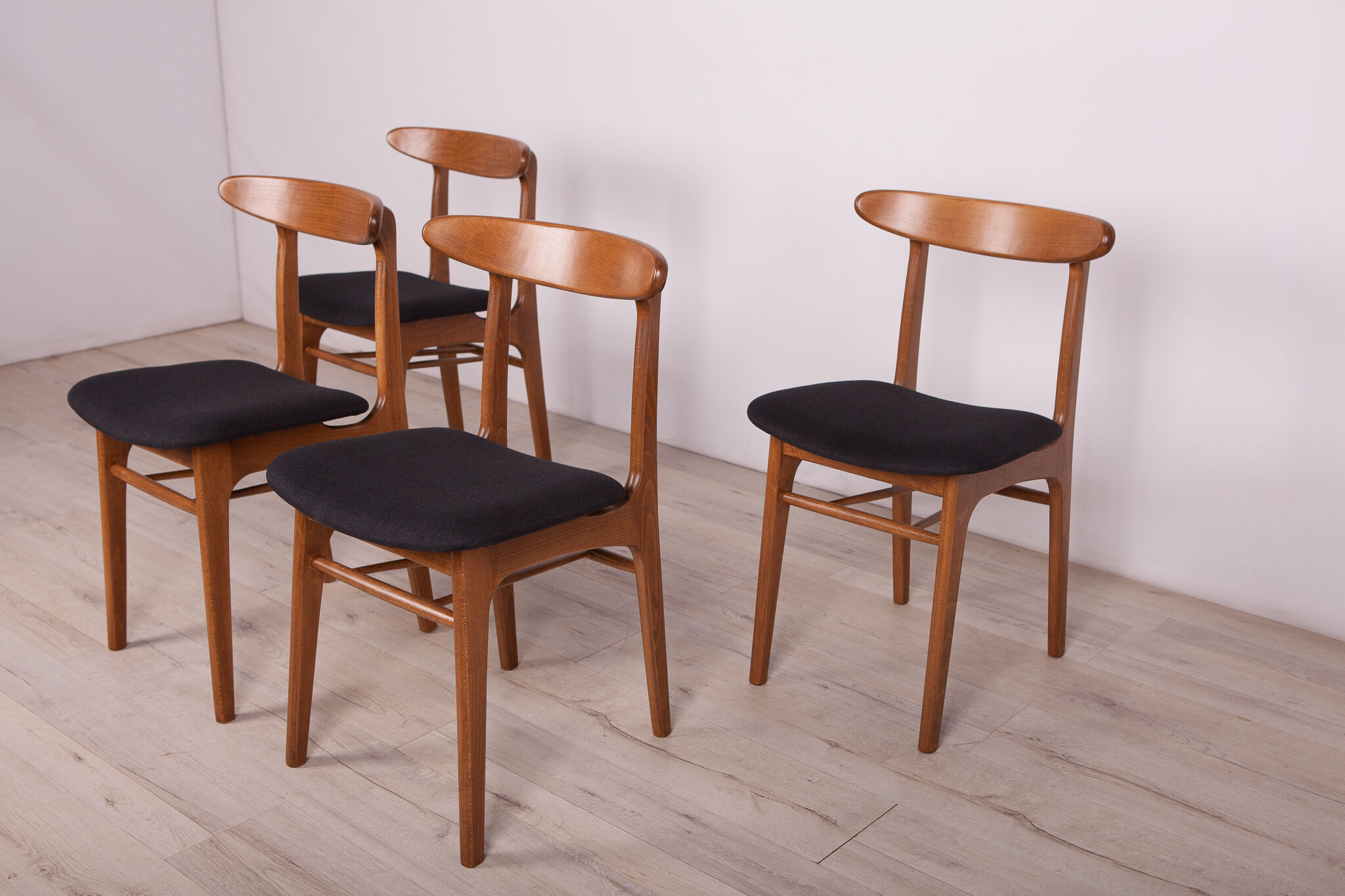 Model 200-190 Dining Chairs by Rajmund Teofil Hałas, 1960s, Set of 4