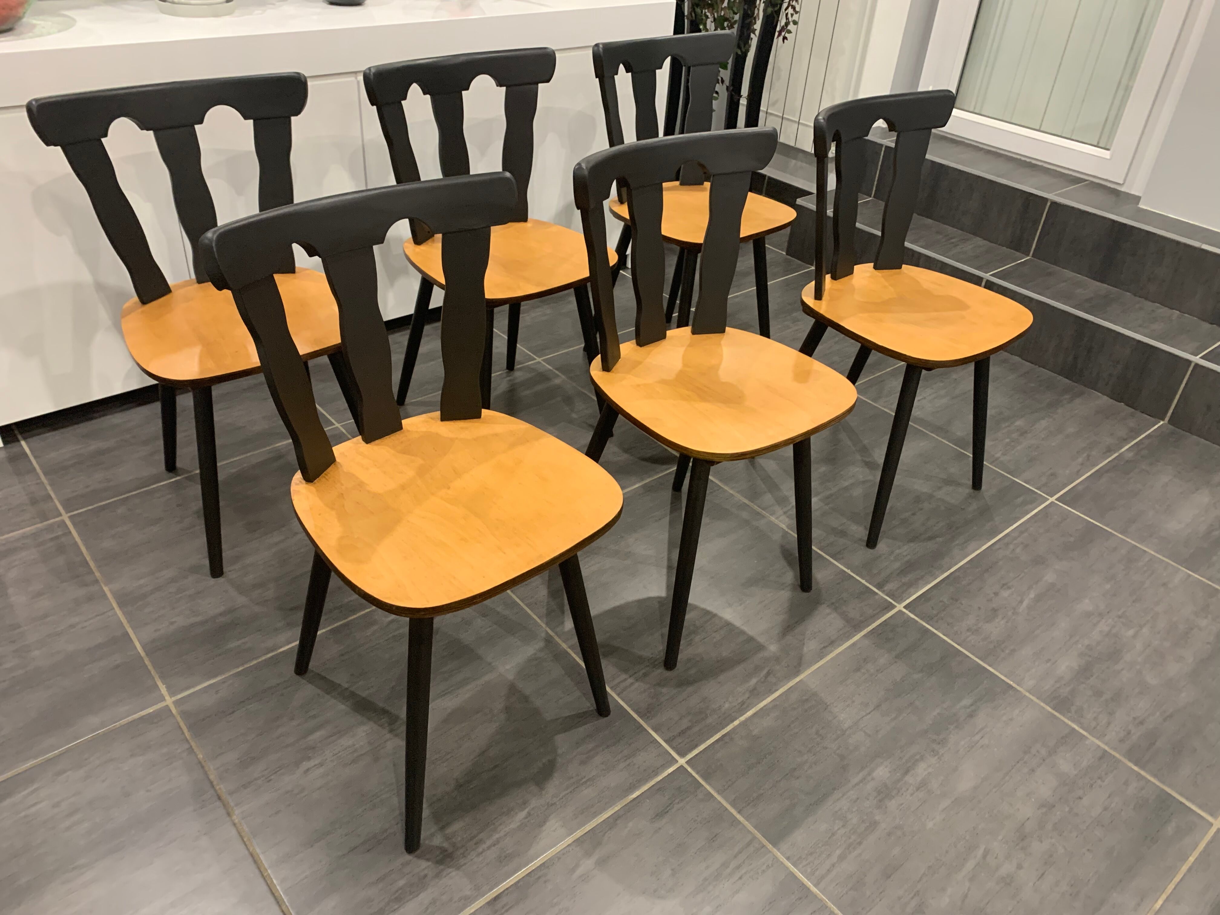 Series of 6 vintage bistro chairs