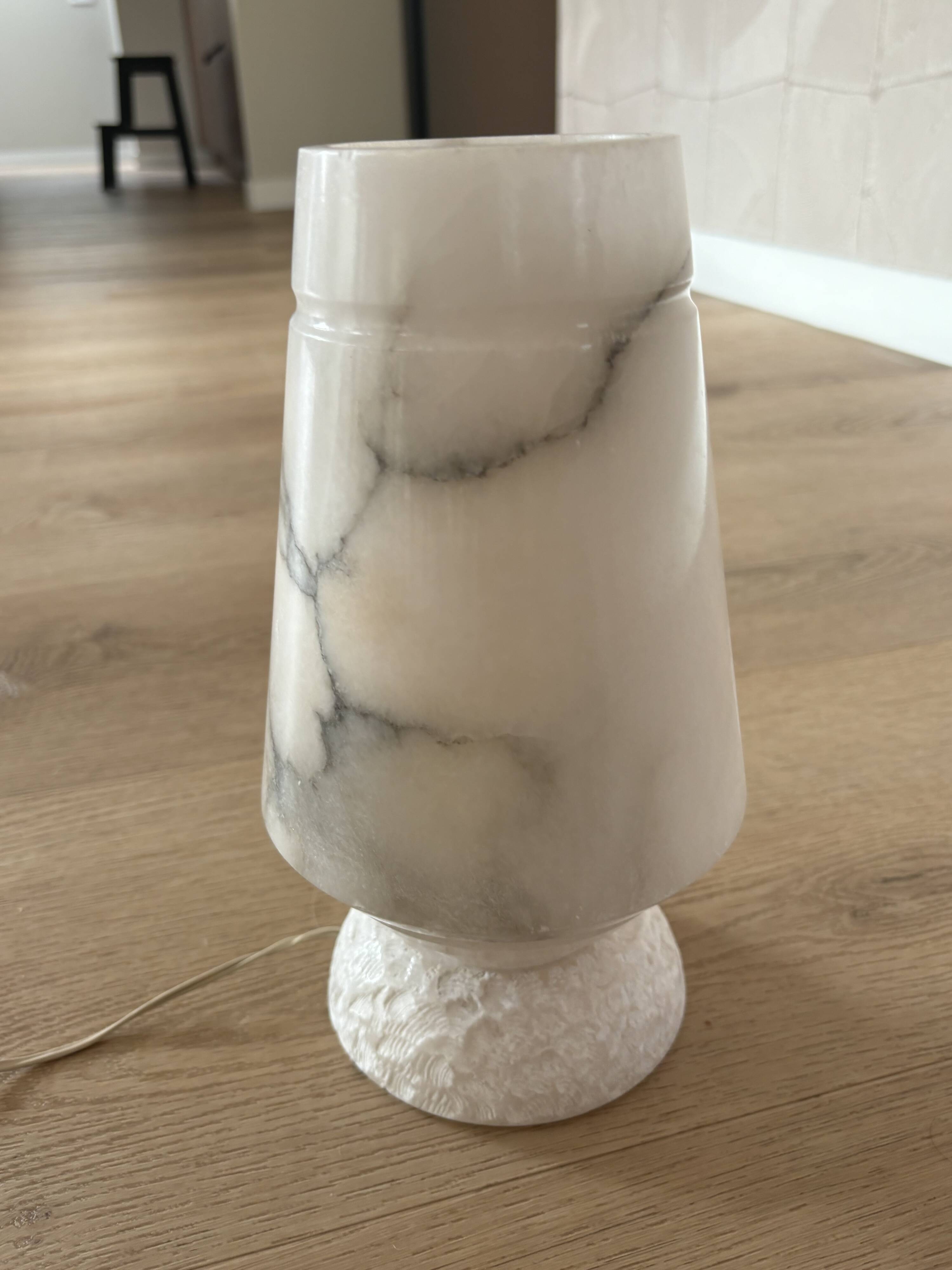 Vintage table lamp alabaster lamp, Italy 1960 minimalist