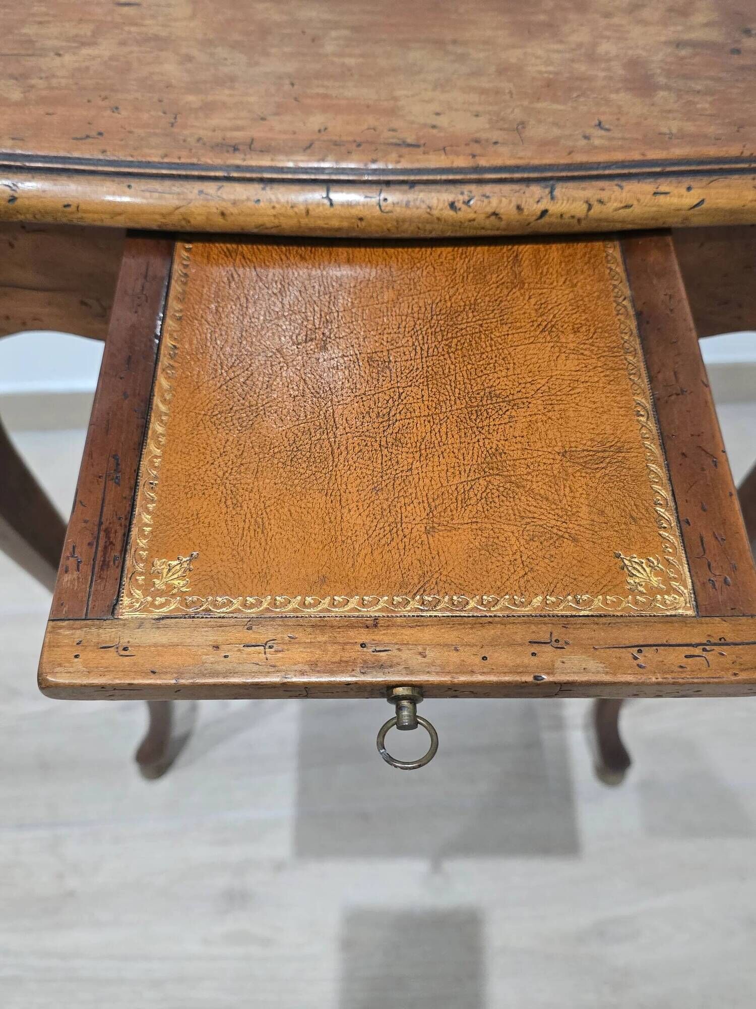 Triangular writing table – stamped André Mailfert (Orléans) – Louis XV style