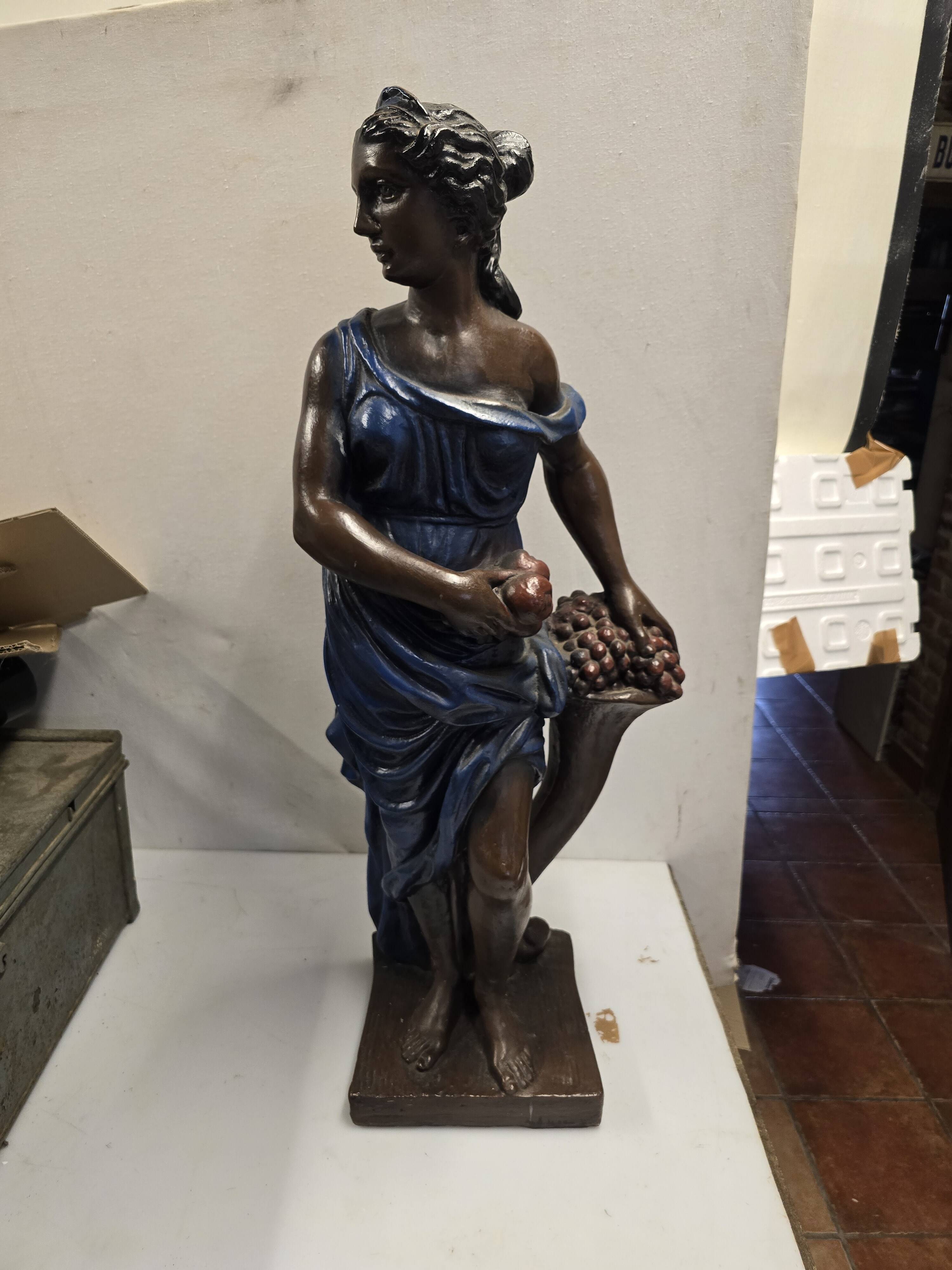 Sculpture femme en plâtre 90cm de H