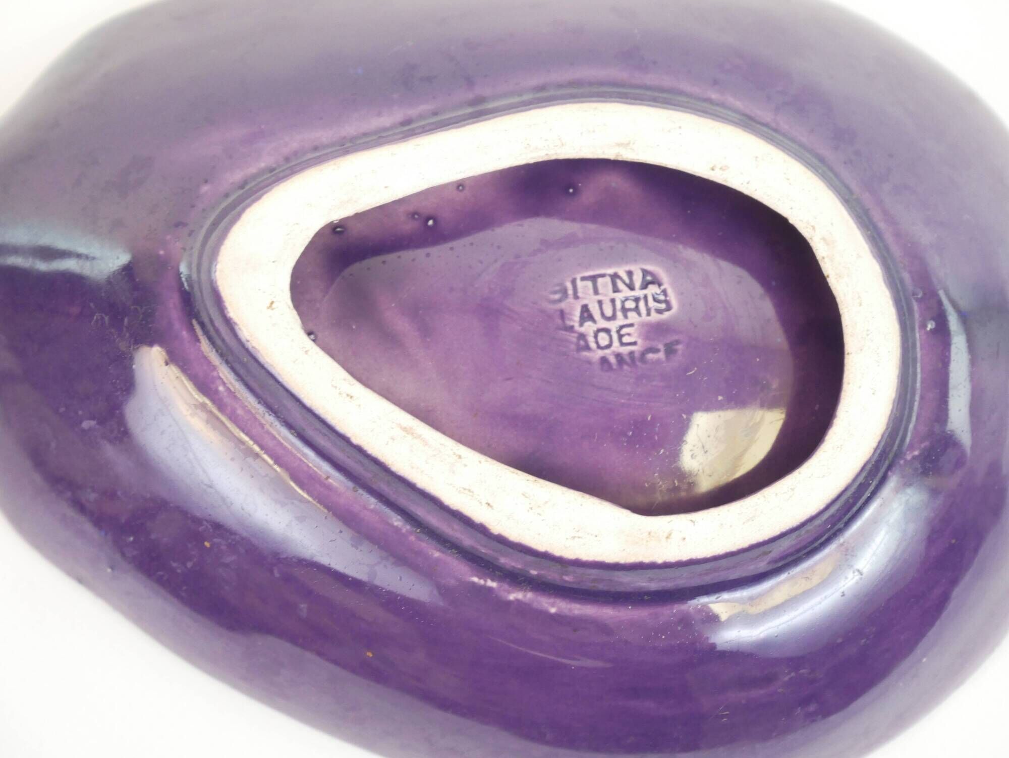 Vide poche aubergine en céramique signée Aegitna Vallauris