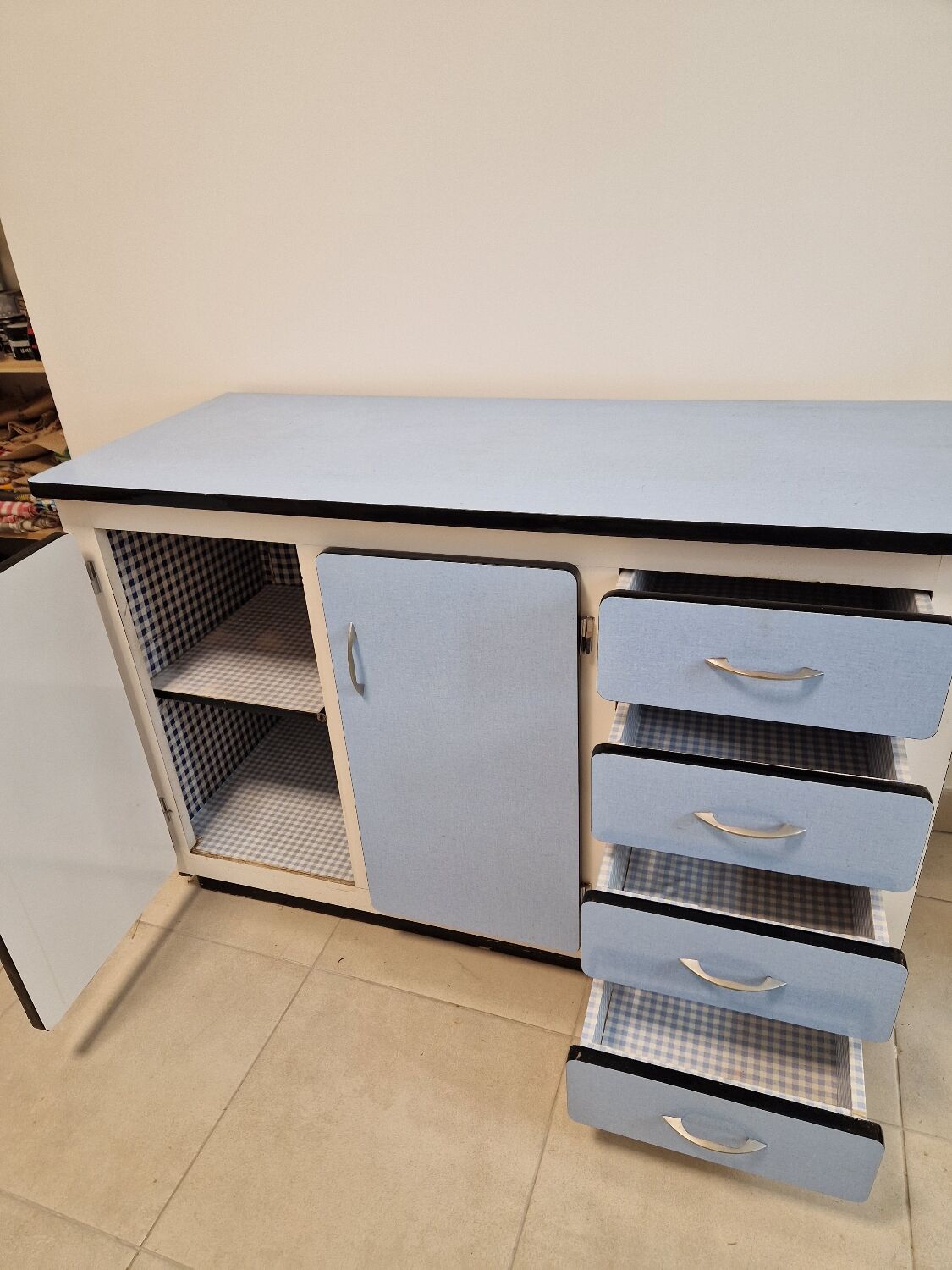 Formica buffet