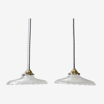 Paire d'anciennes suspensions en verre vallerysthal vintage